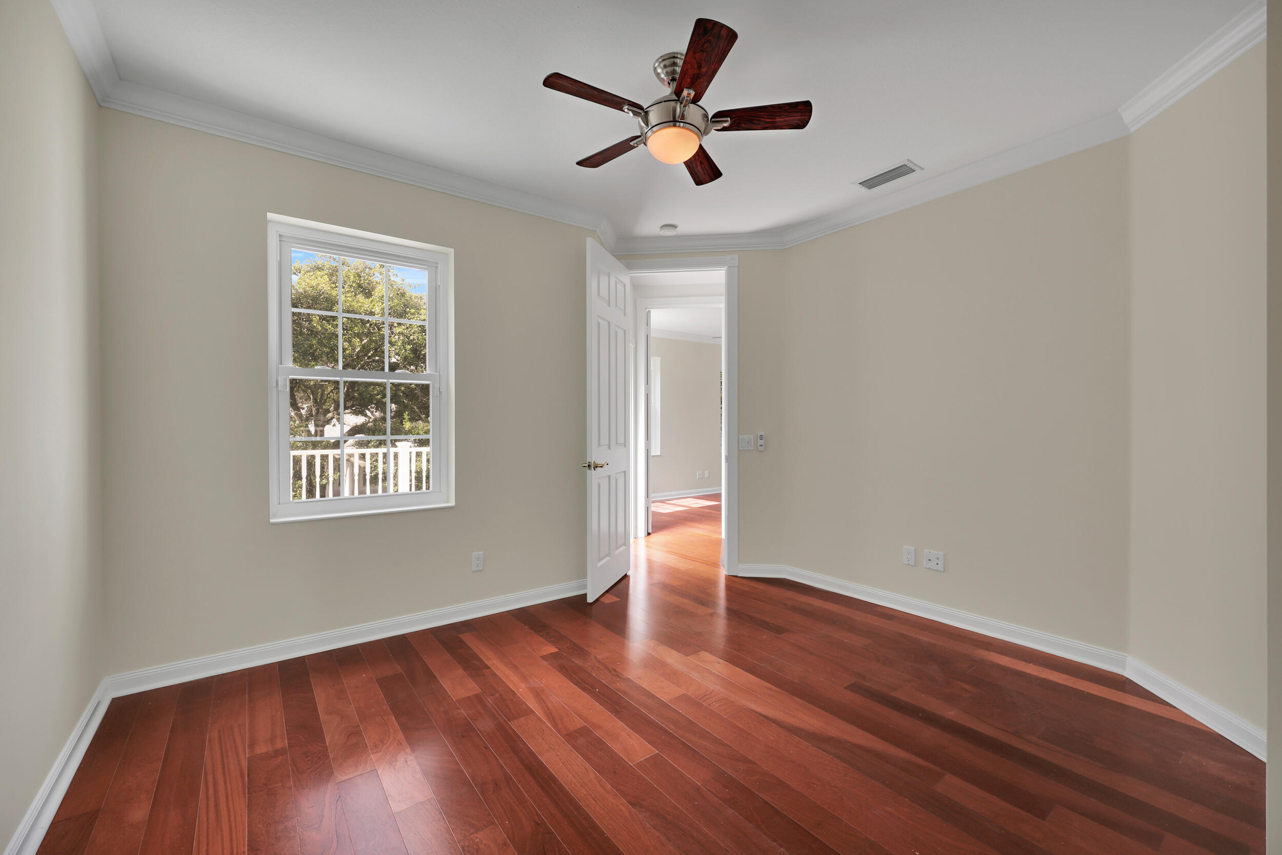 325 Sweet Bay Circle Property Photo 30