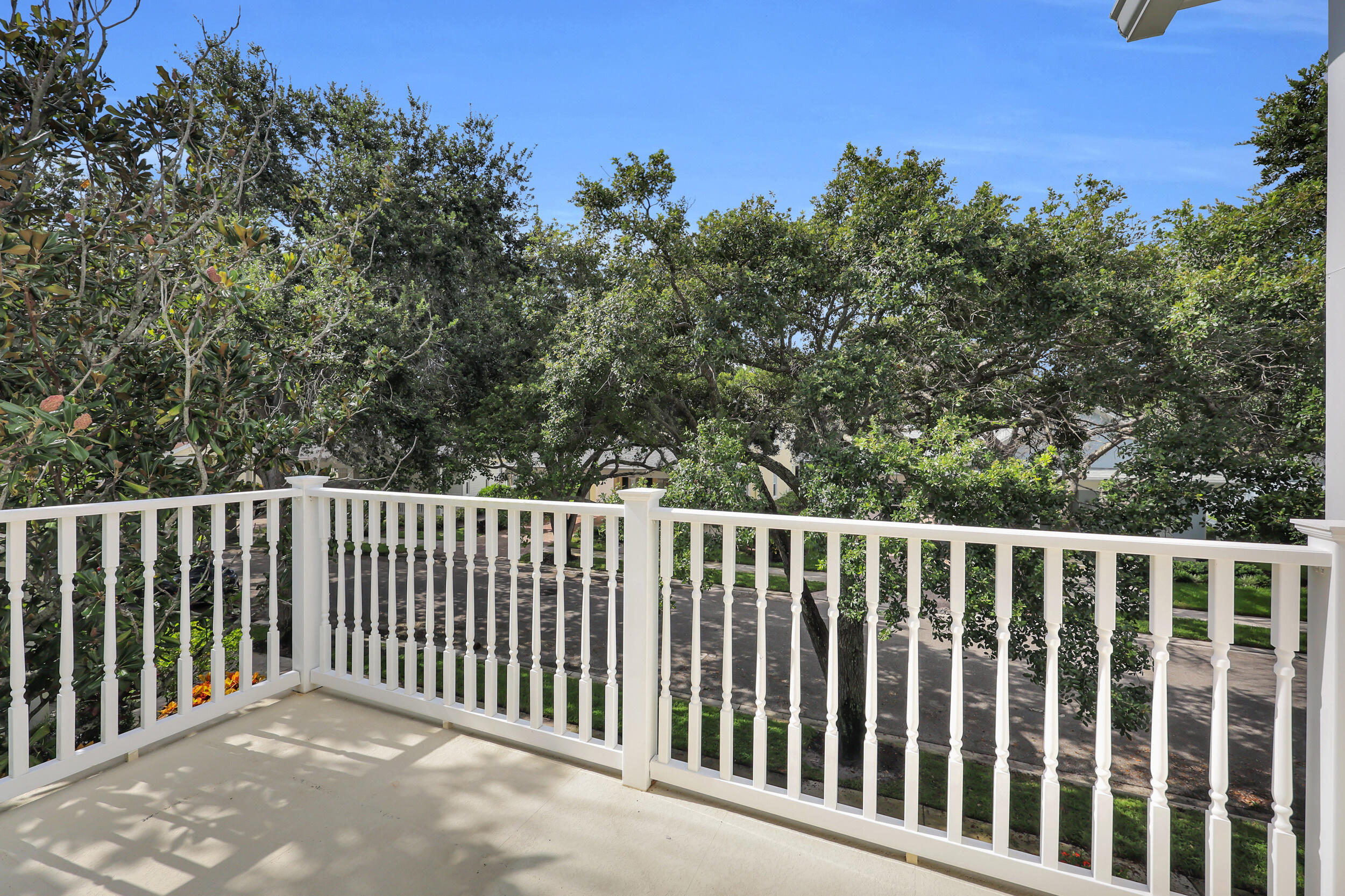325 Sweet Bay Circle Property Photo 33