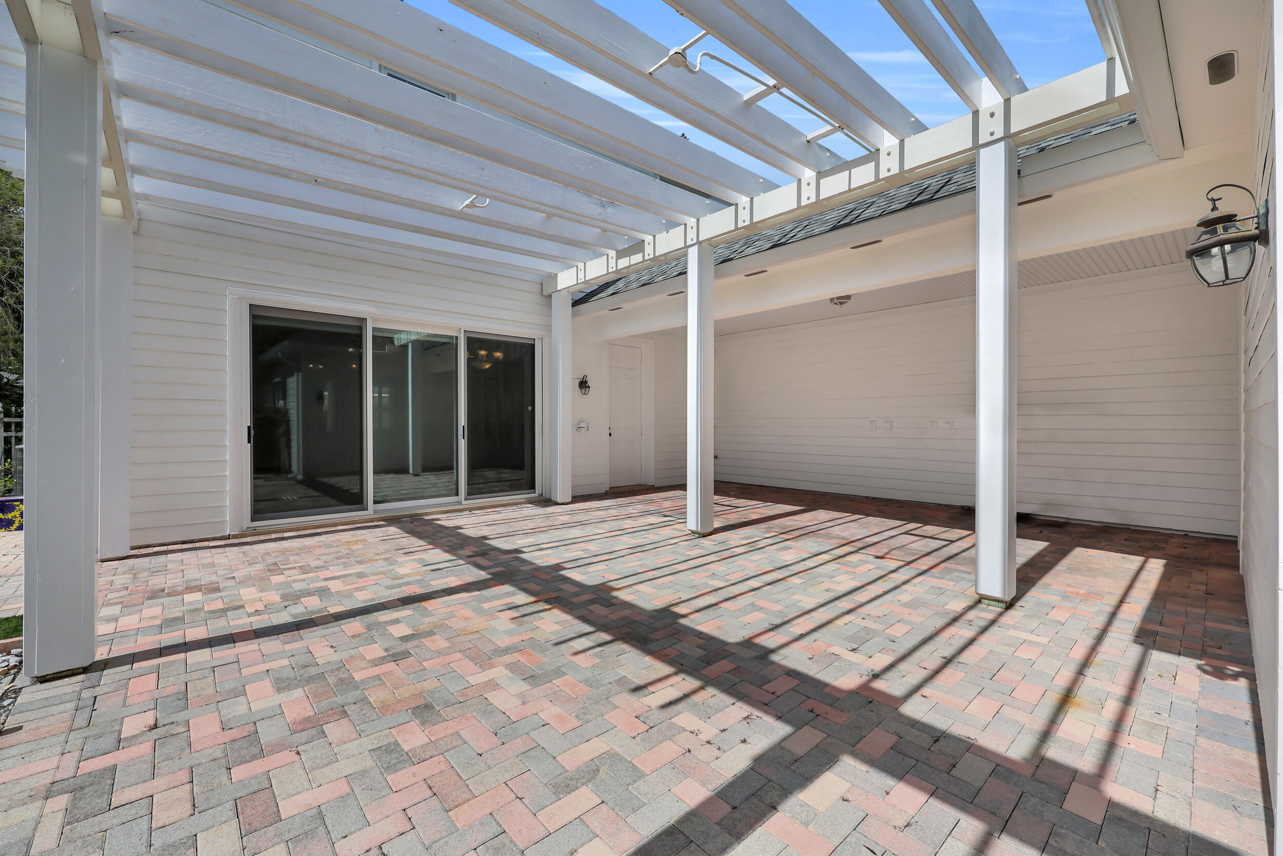 325 Sweet Bay Circle Property Photo 39