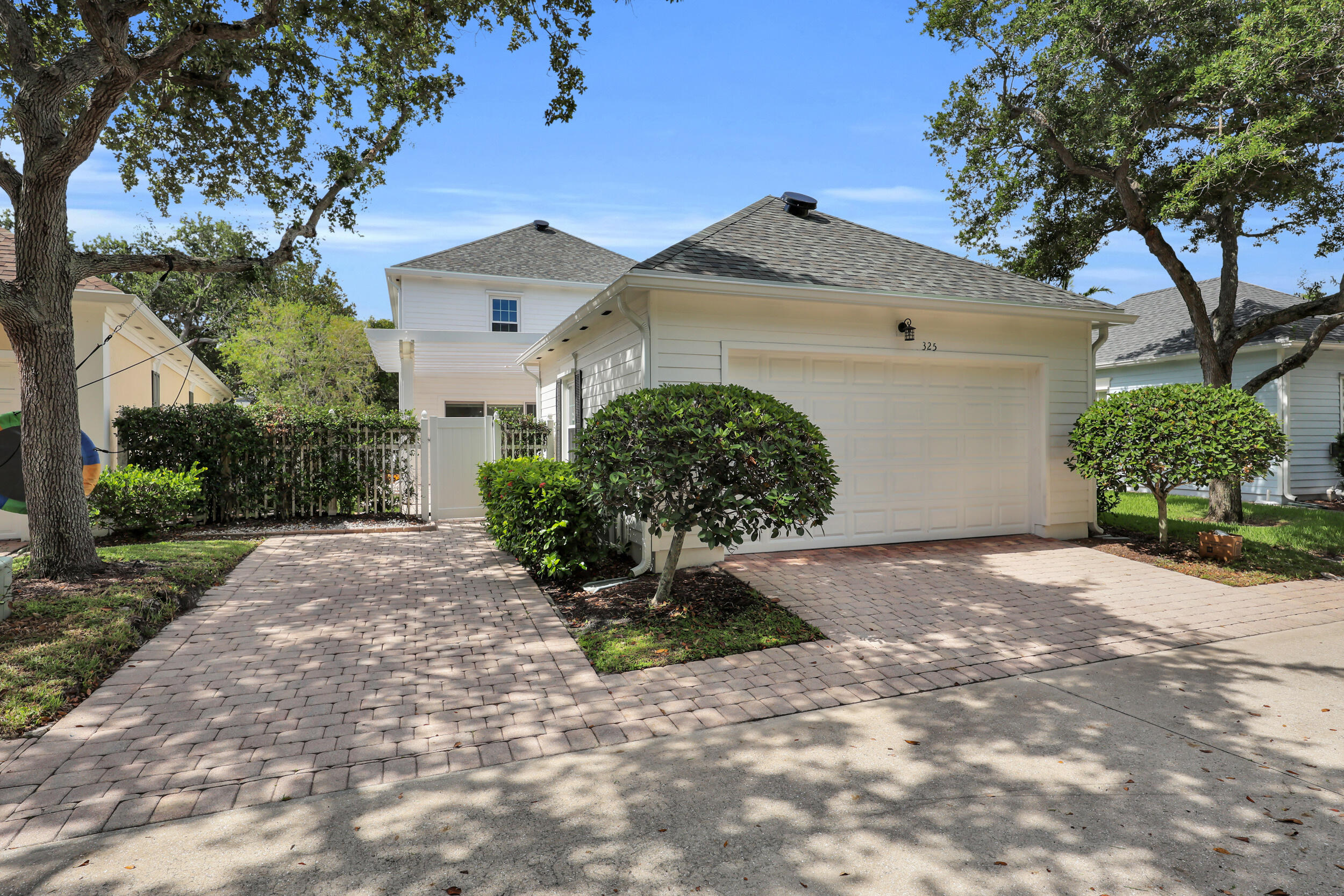 325 Sweet Bay Circle Property Photo 43