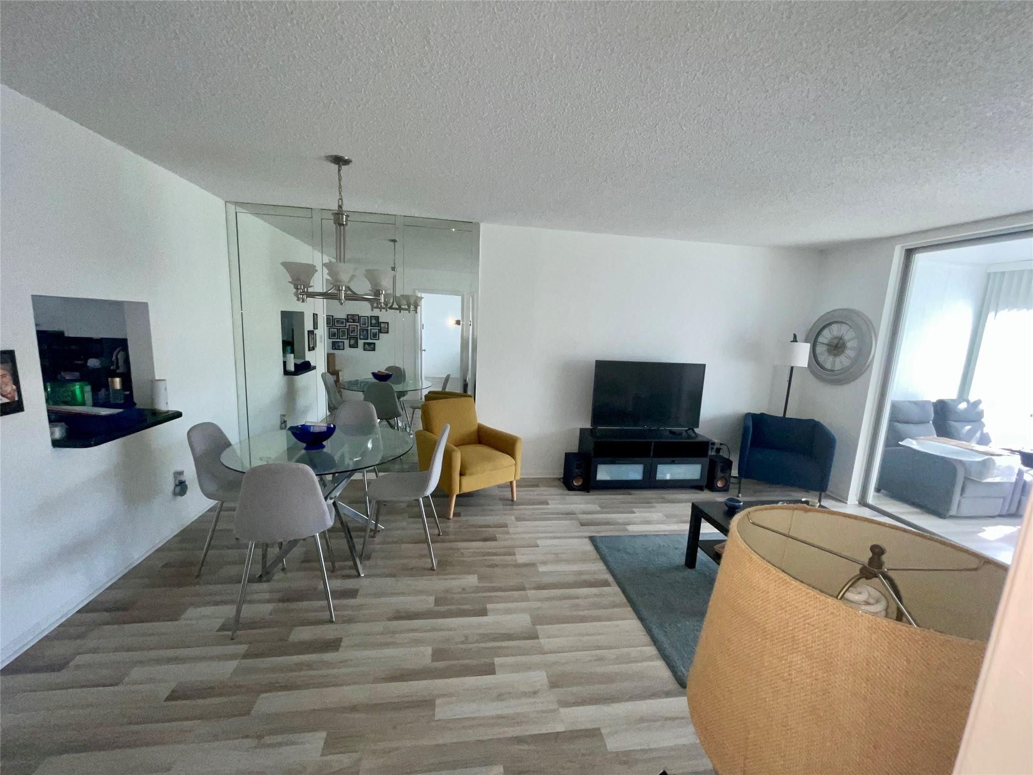 5860 Nw 64th Avenue 206 Property Photo 2