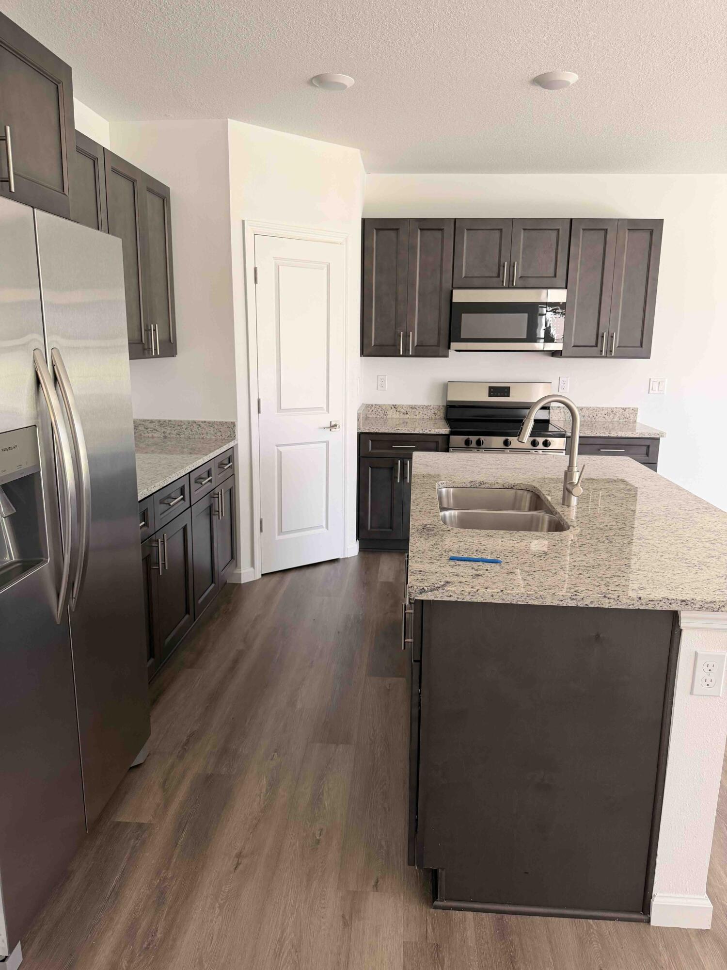 1858 Joyful Circle Property Photo 7