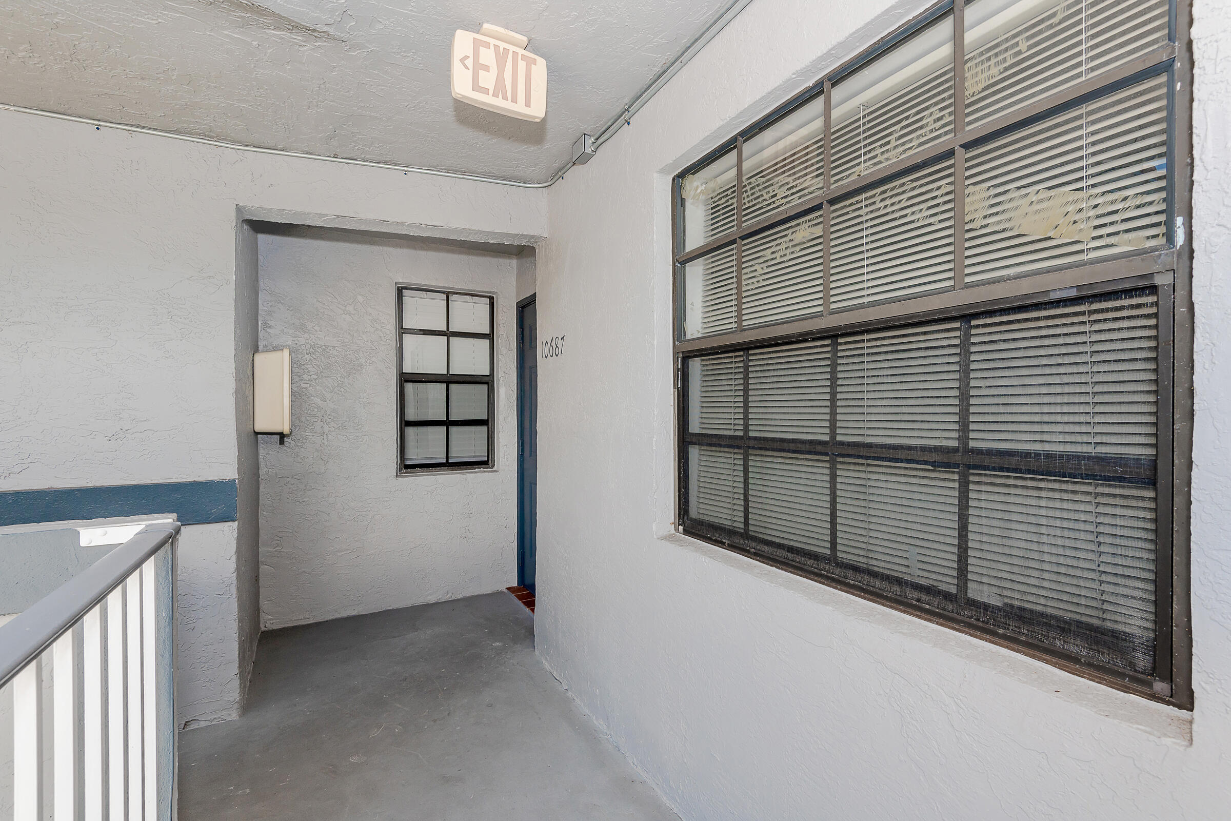 10675 Royal Palm Boulevard Property Photo 6