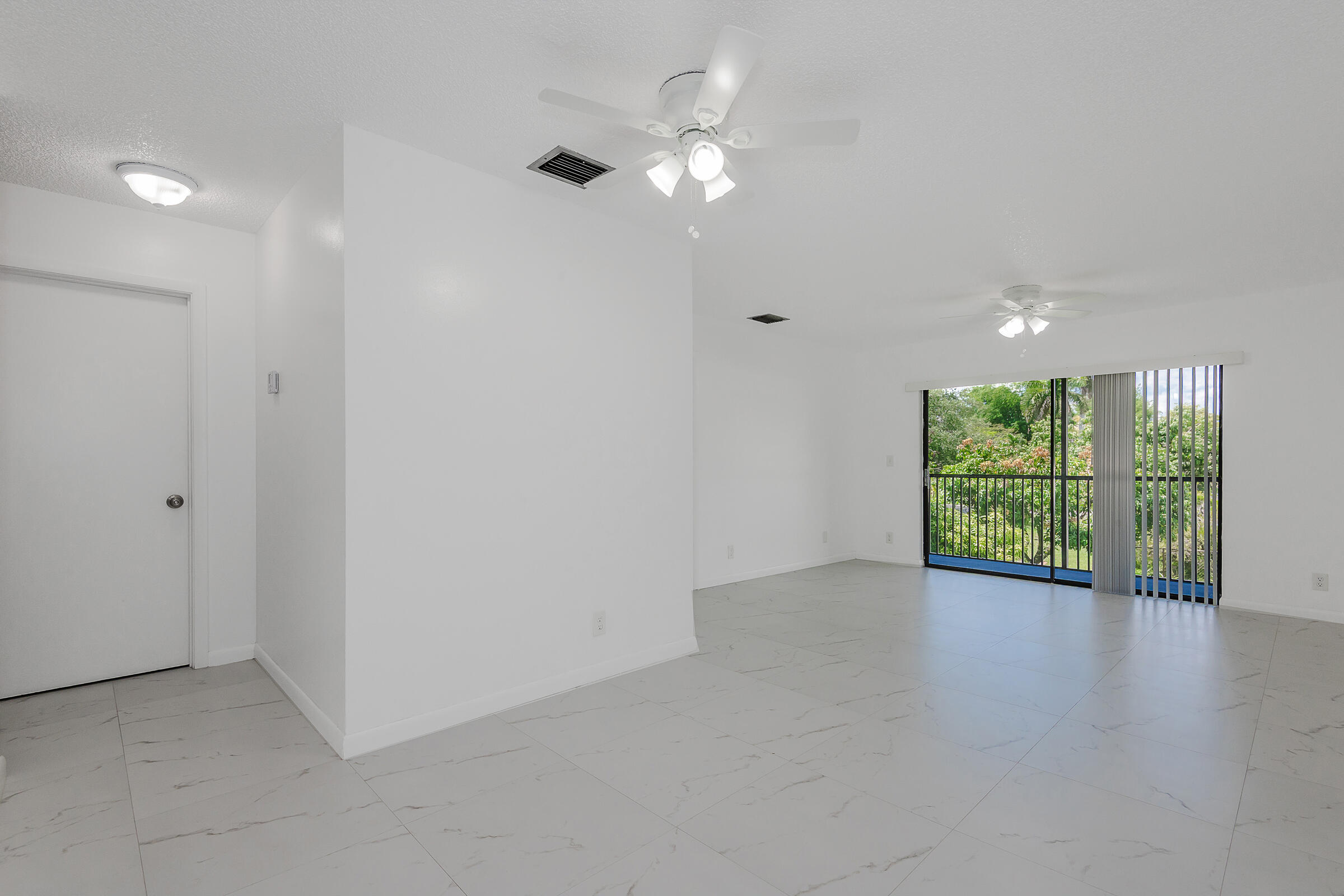 10675 Royal Palm Boulevard Property Photo 7