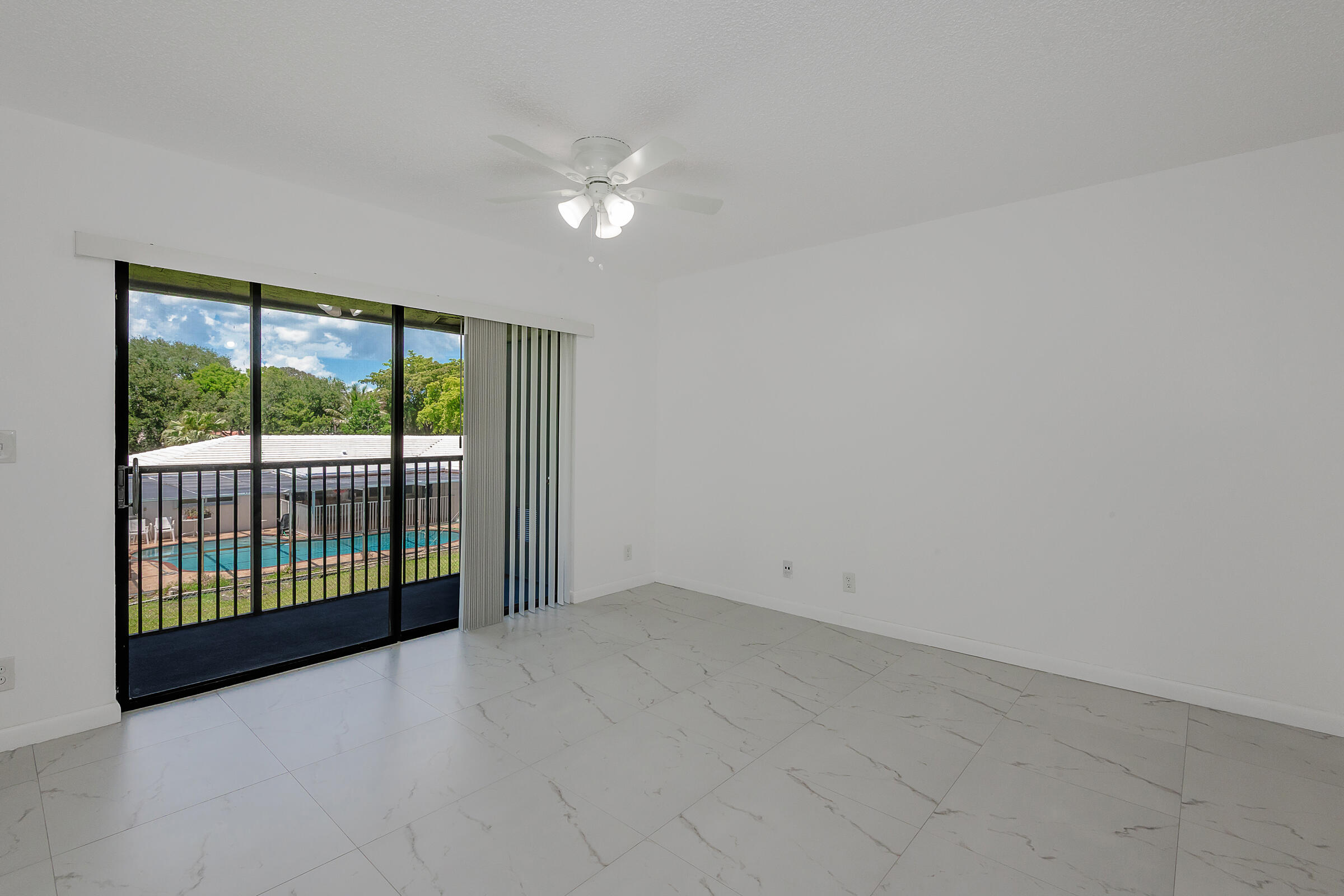 10675 Royal Palm Boulevard Property Photo 9