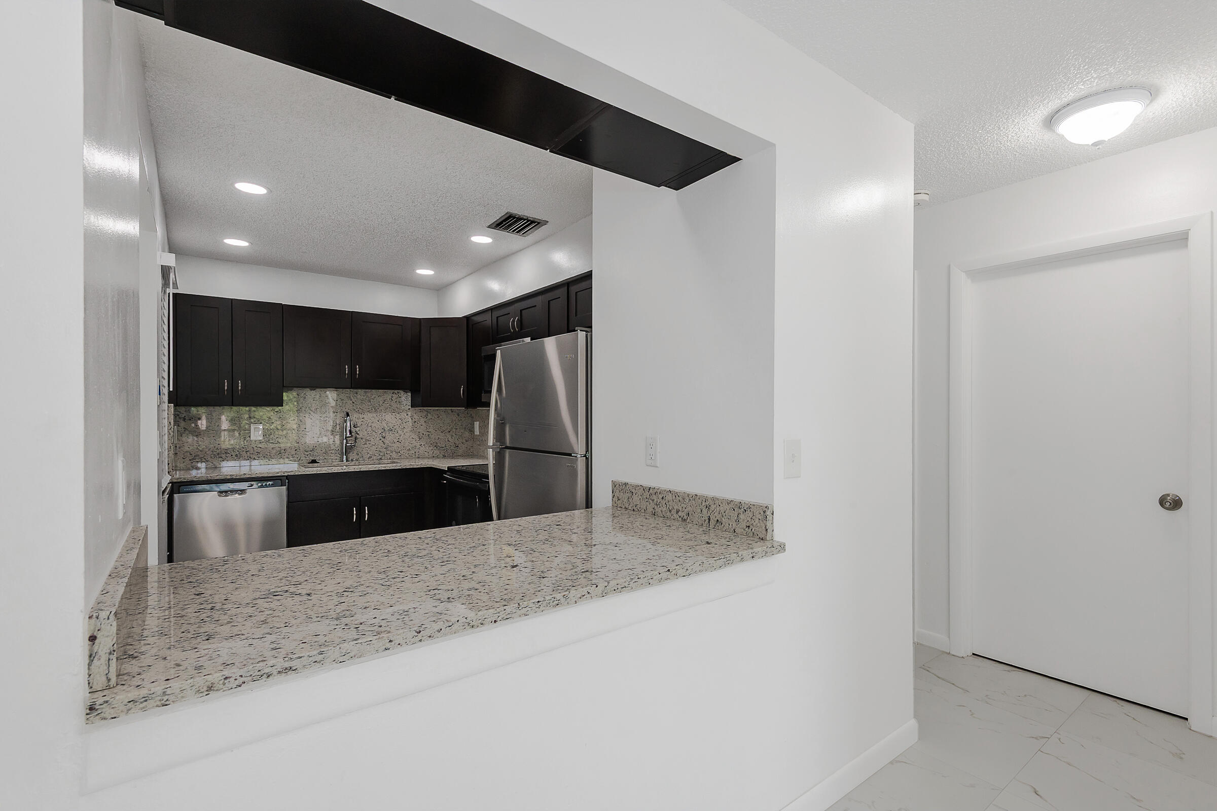 10675 Royal Palm Boulevard Property Photo 13