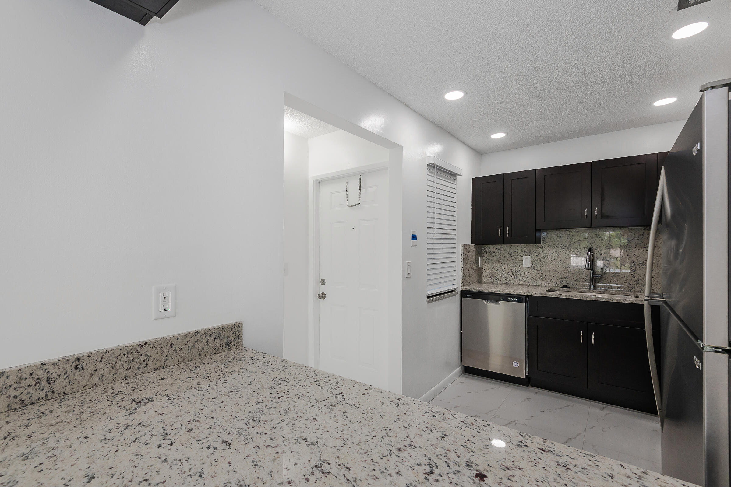 10675 Royal Palm Boulevard Property Photo 14