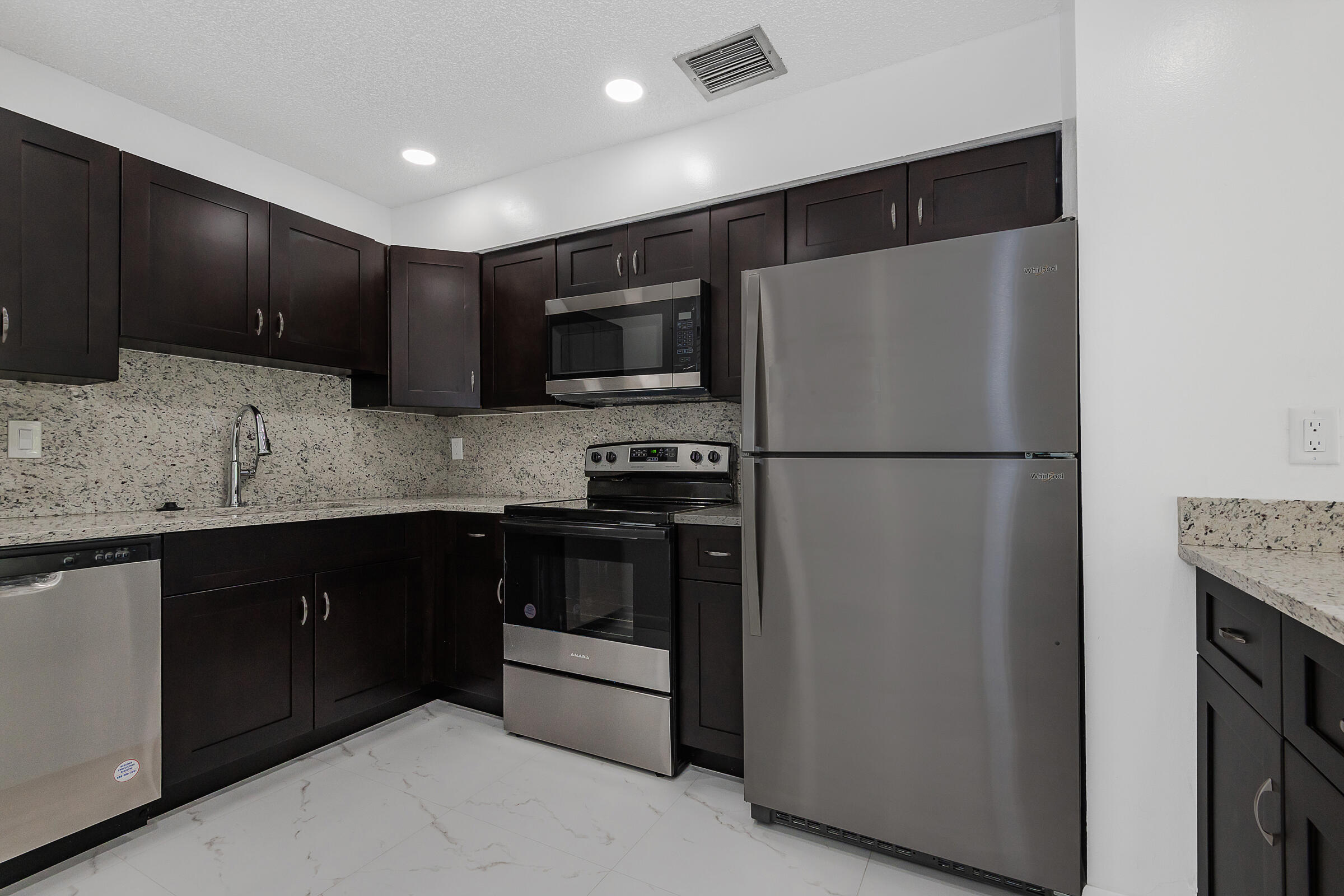 10675 Royal Palm Boulevard Property Photo 15