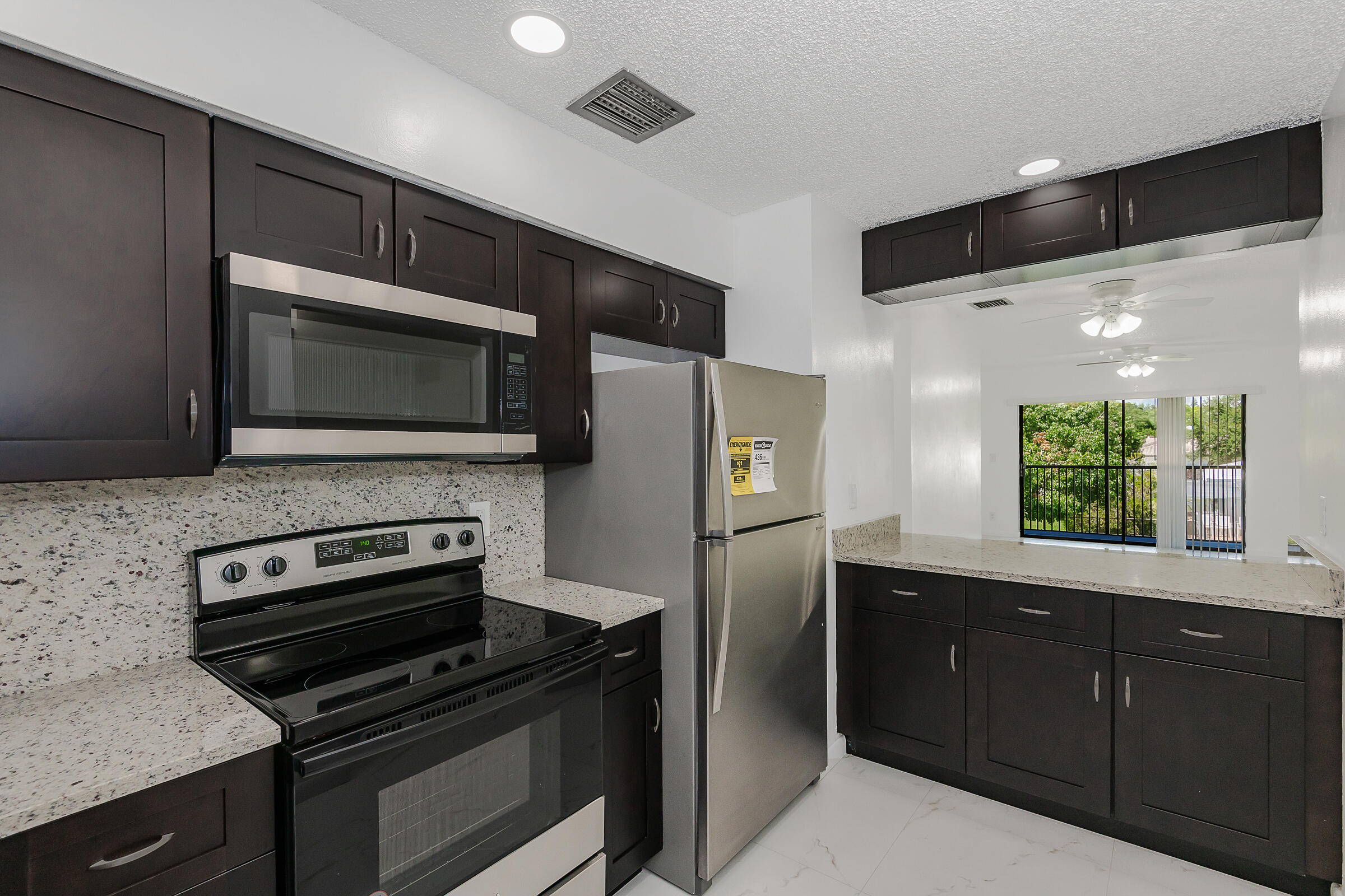 10675 Royal Palm Boulevard Property Photo 16
