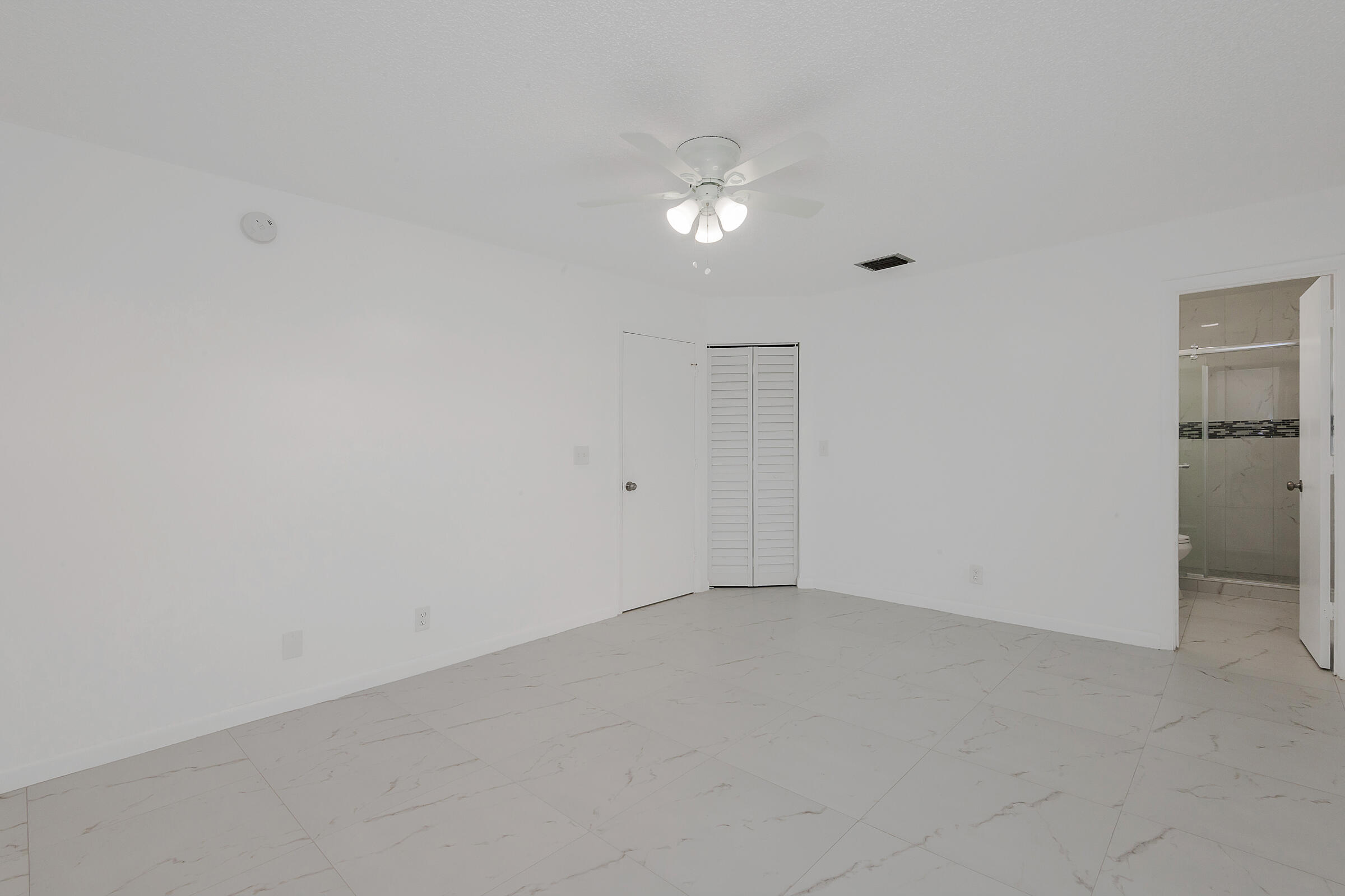 10675 Royal Palm Boulevard Property Photo 21