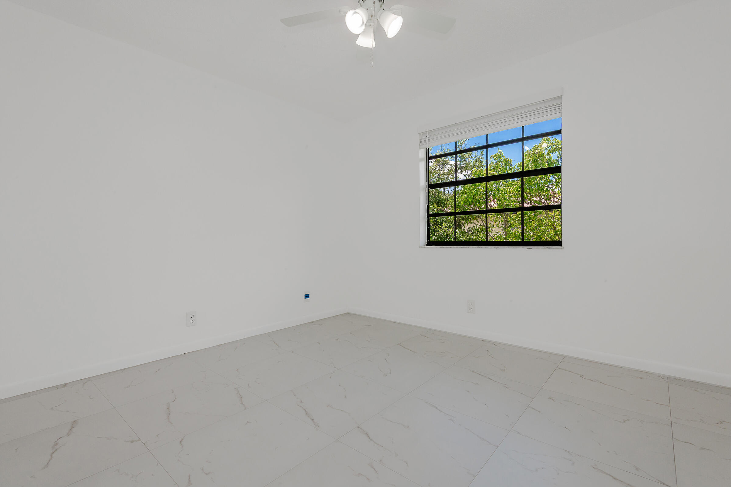 10675 Royal Palm Boulevard Property Photo 24
