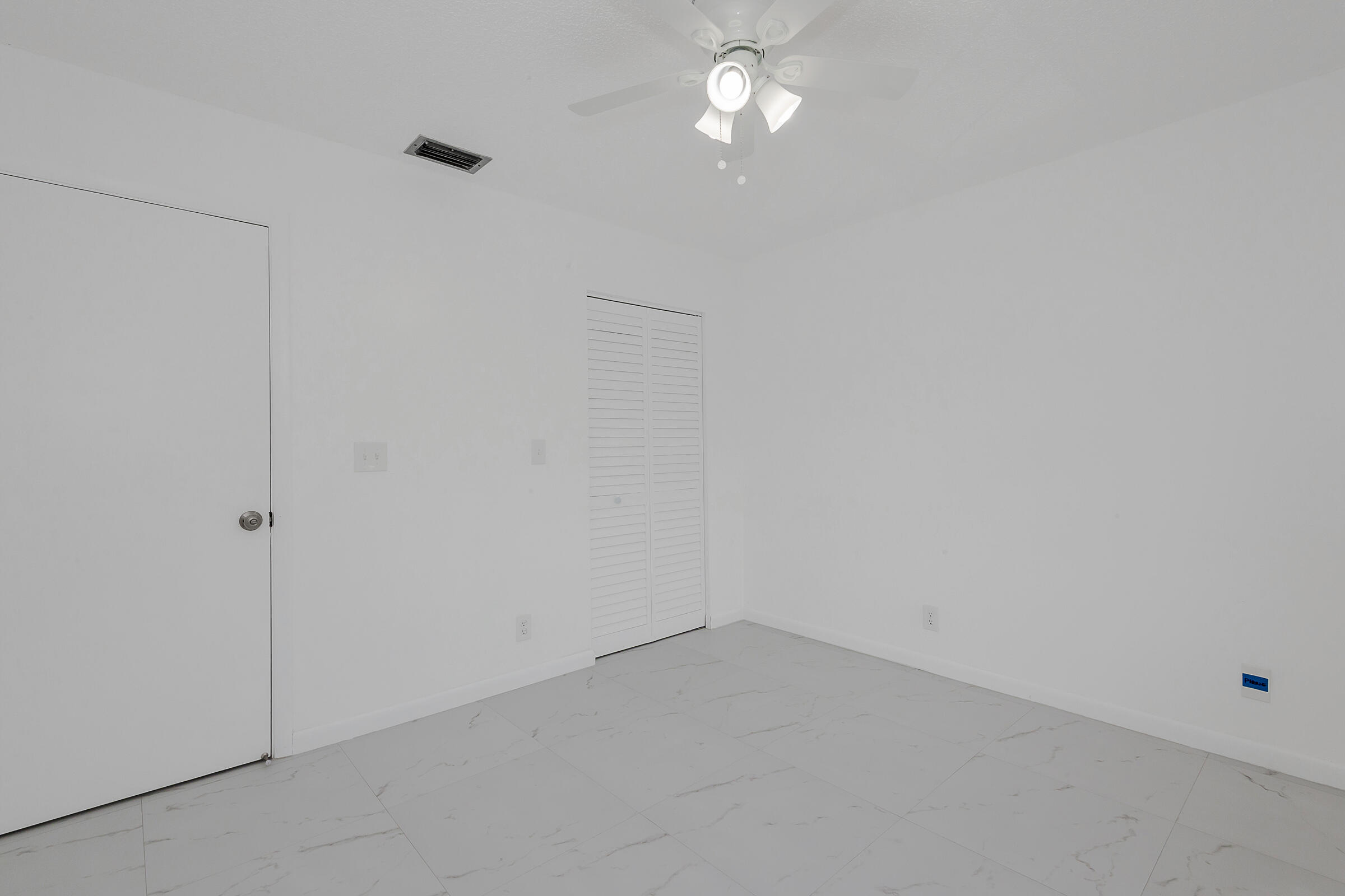 10675 Royal Palm Boulevard Property Photo 26