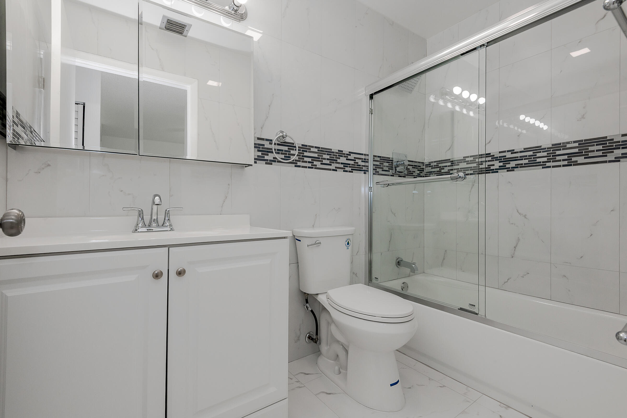 10675 Royal Palm Boulevard Property Photo 28