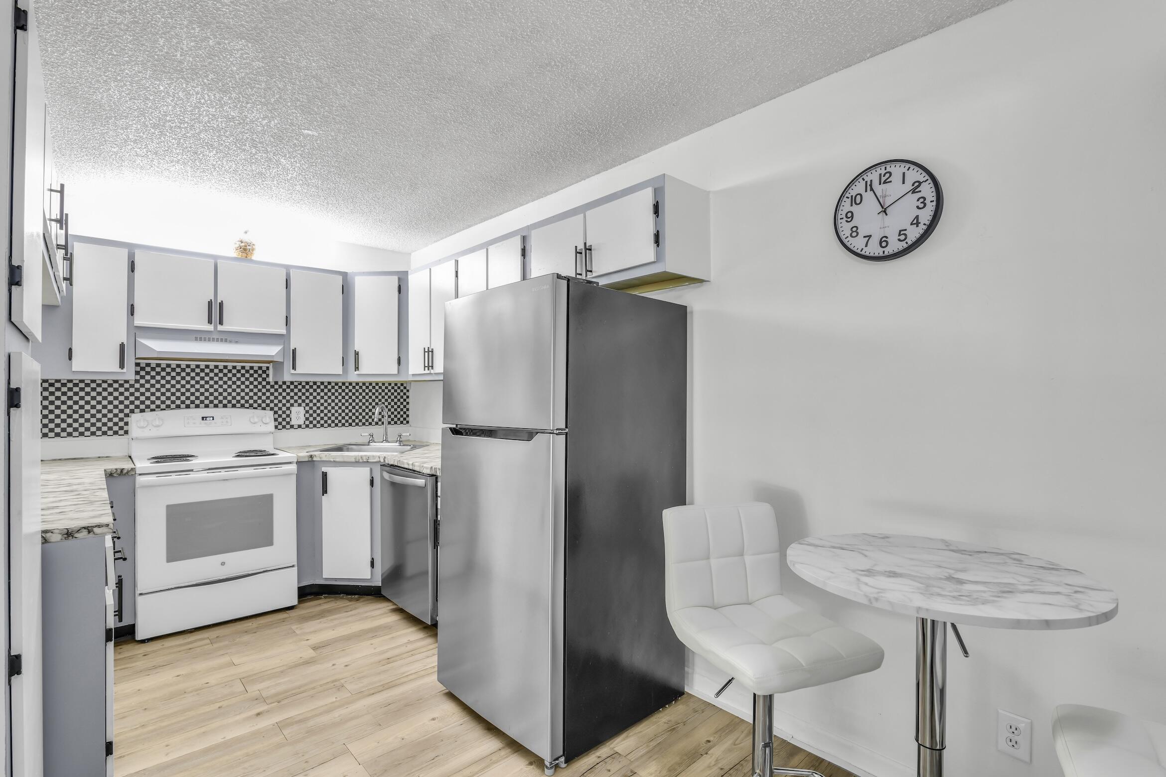 3744 Savoy Lane E2 Property Photo 9