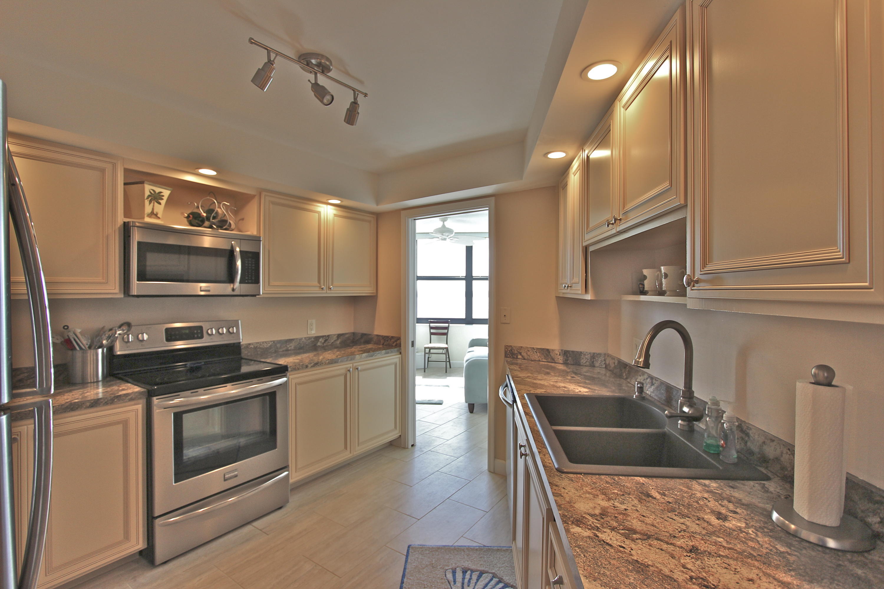 5420 N Ocean Avenue 1006 Property Photo 24