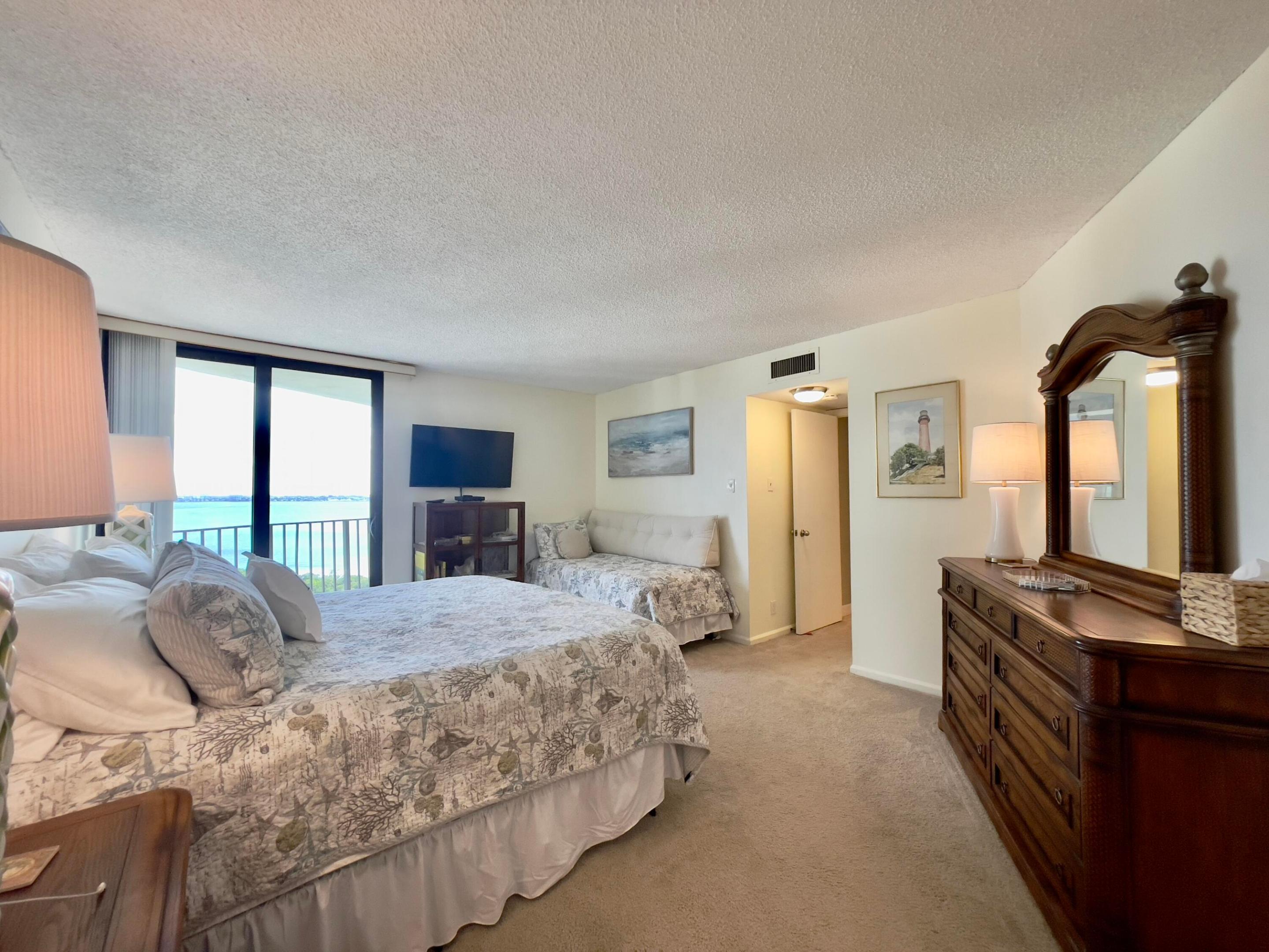 5420 N Ocean Avenue 1006 Property Photo 26