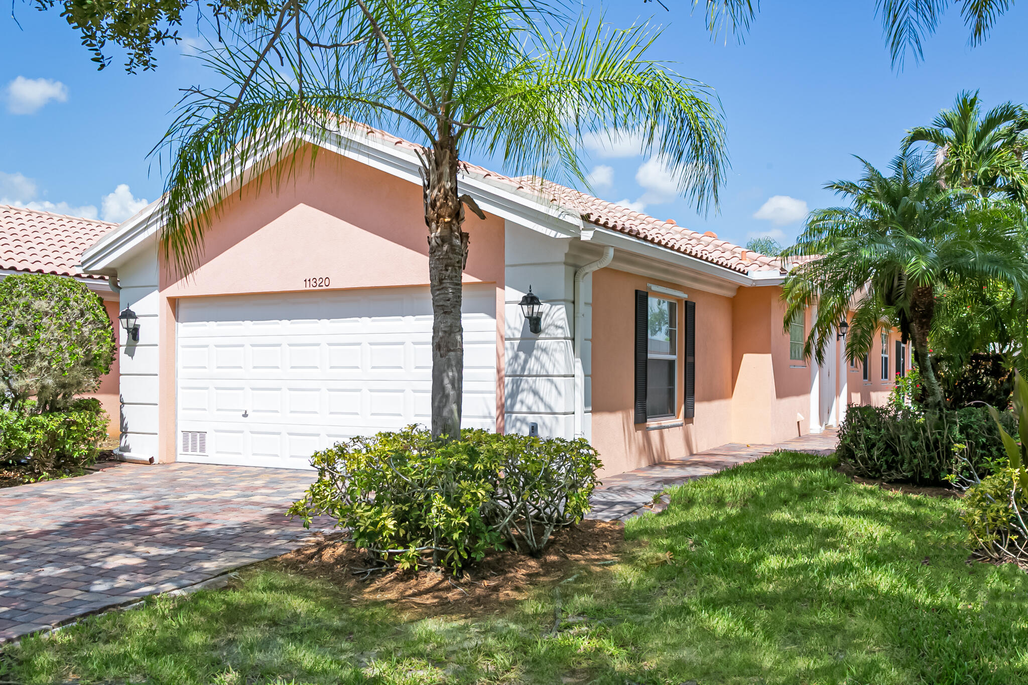11320 Sw Pembroke Drive Property Photo 1