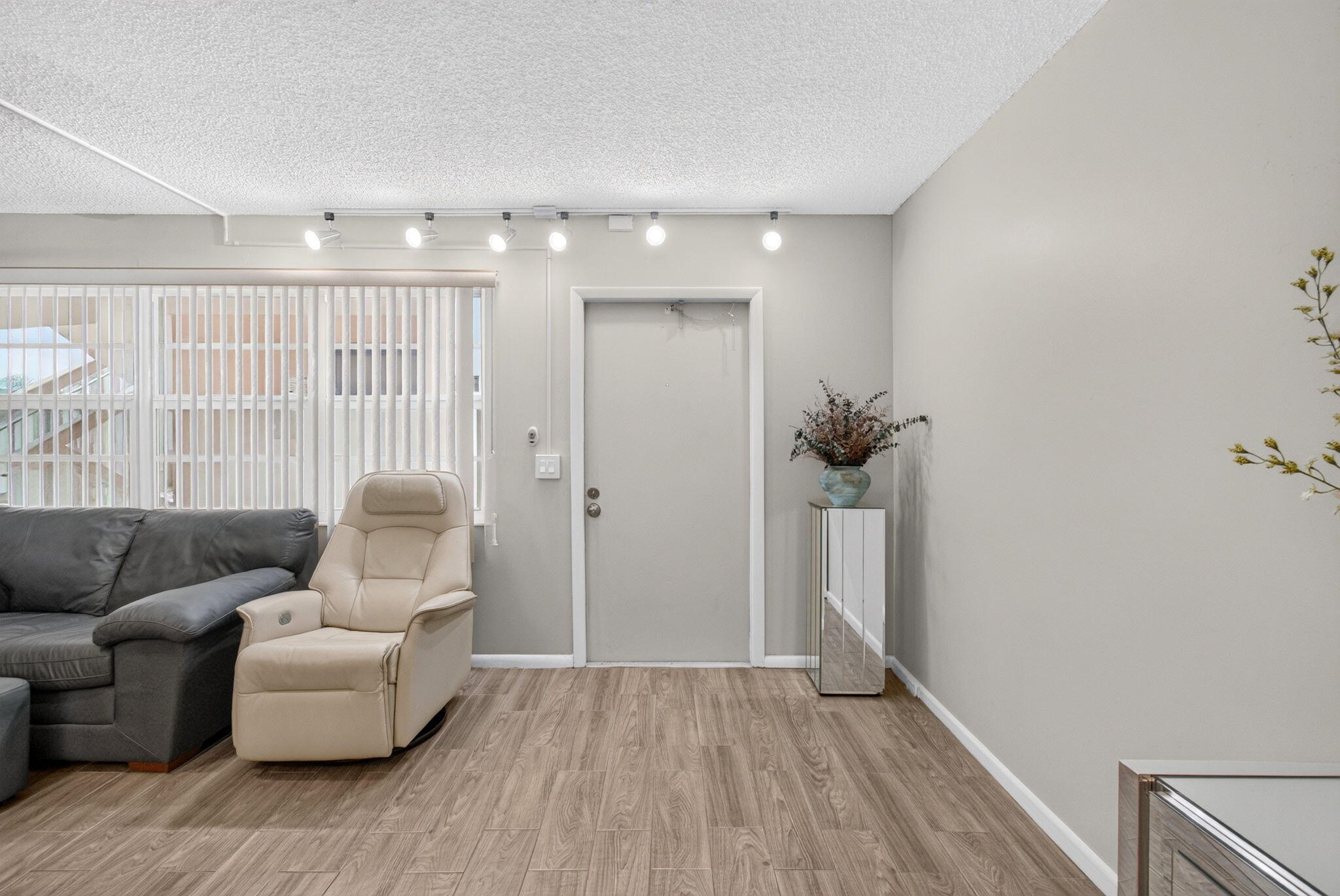 3030 Wolverton B Property Photo 3