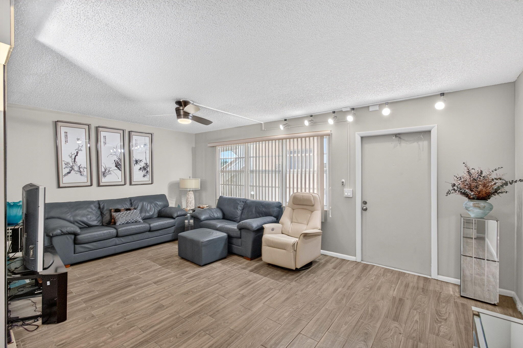3030 Wolverton B Property Photo 6