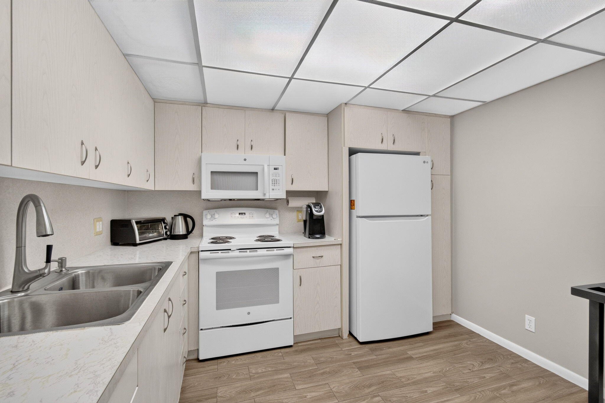 3030 Wolverton B Property Photo 12