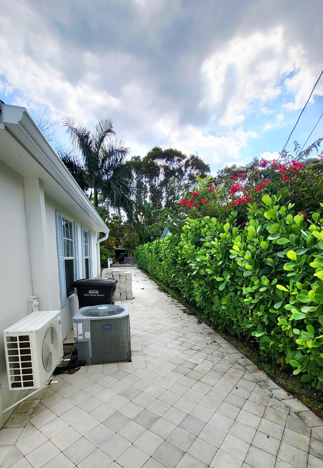 515 52nd Street Property Photo 2