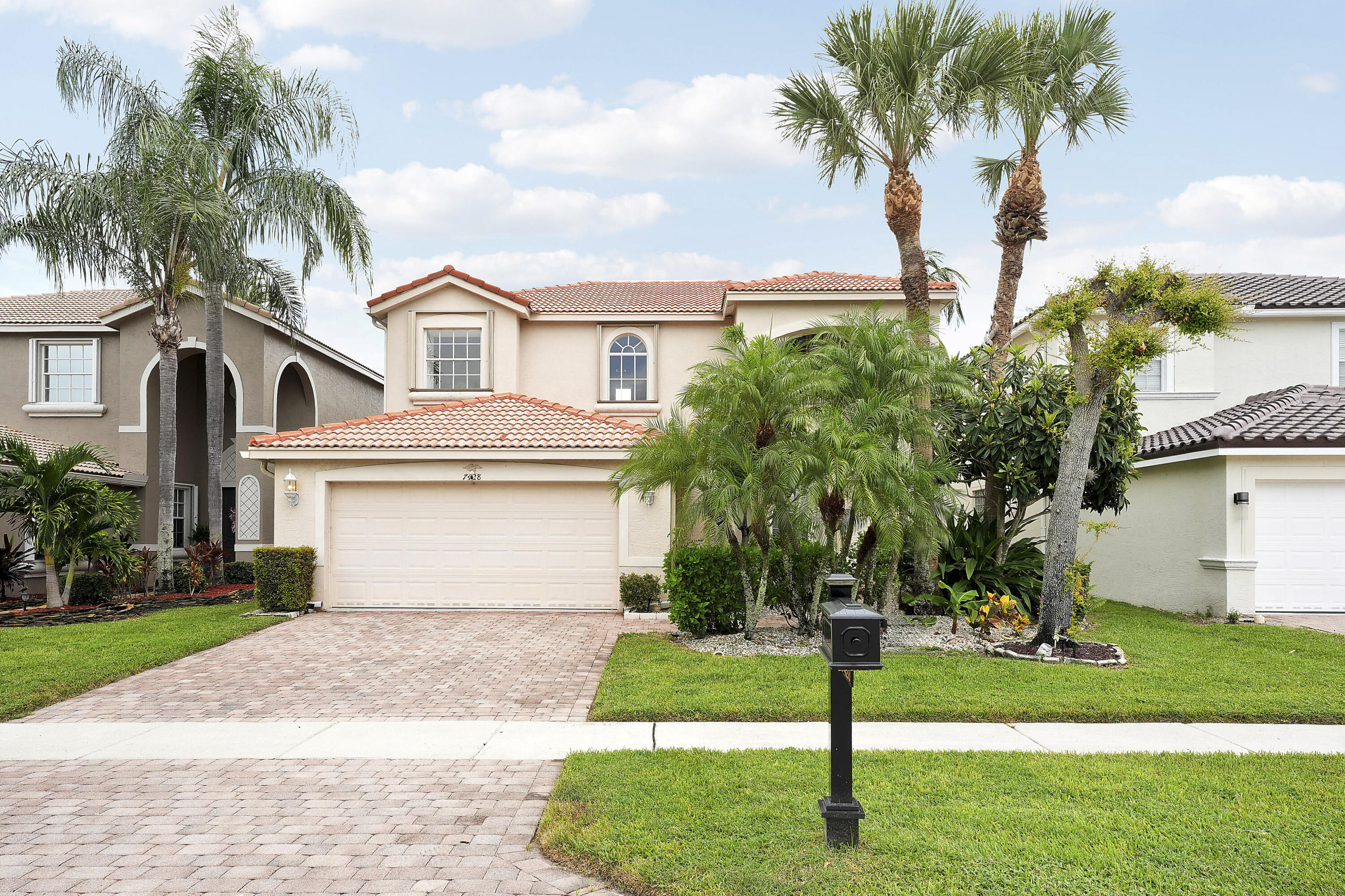 7428 Via Luria Property Photo 2