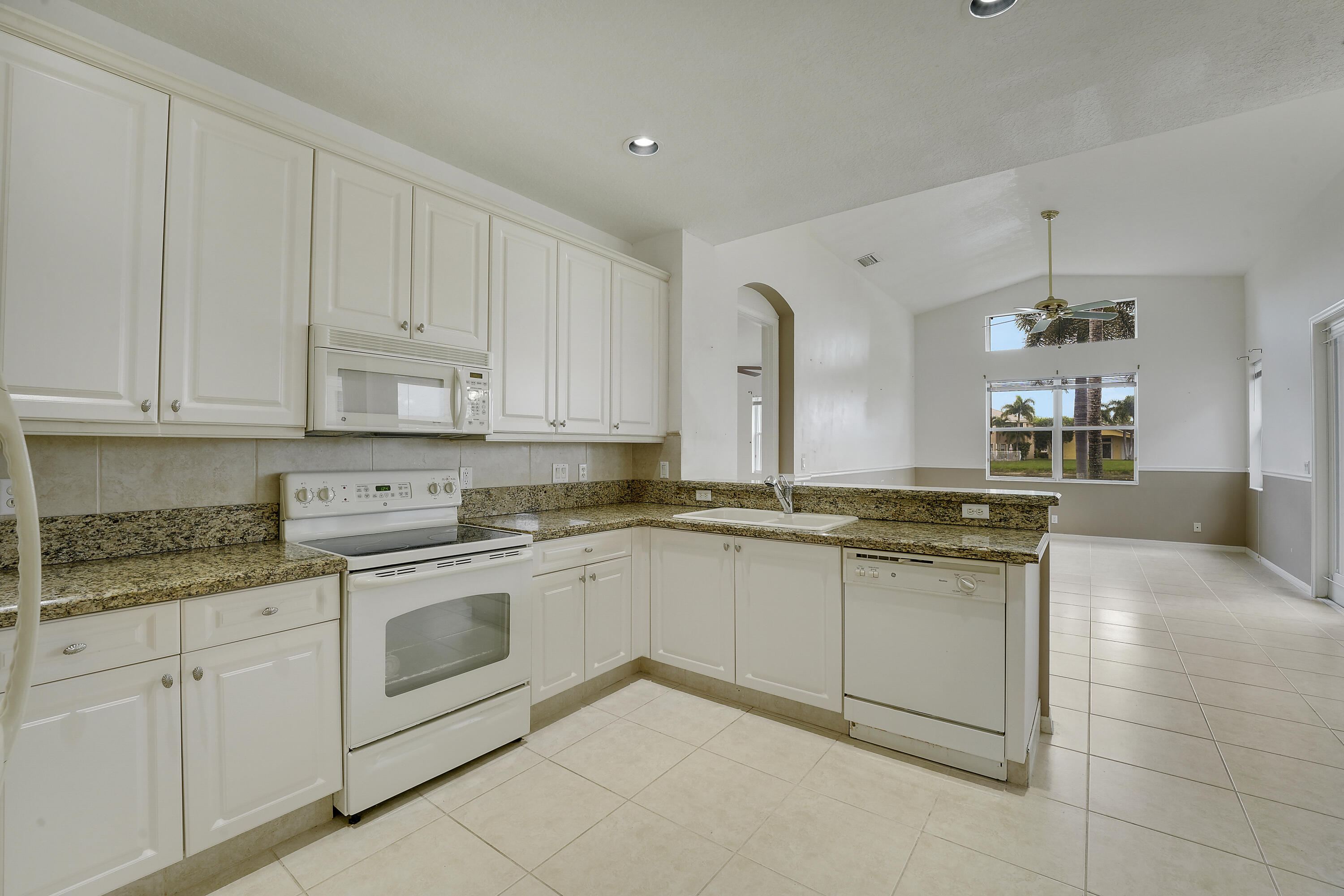 7428 Via Luria Property Photo 11