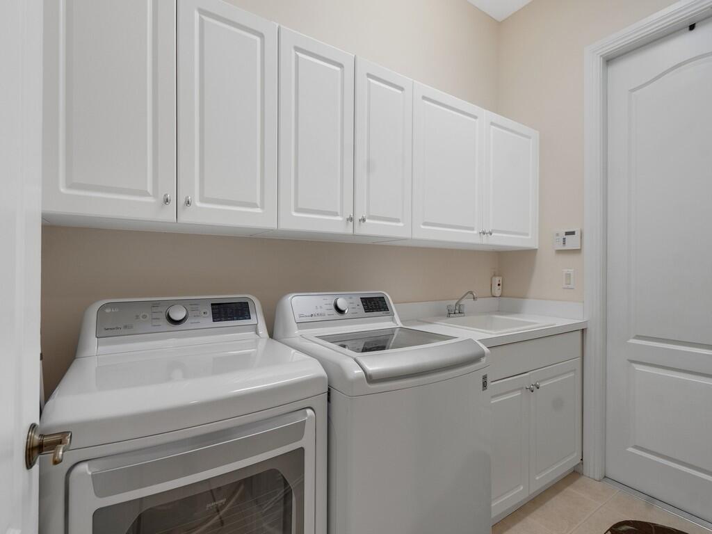 4555 Bridgepointe Way 126 Property Photo 19