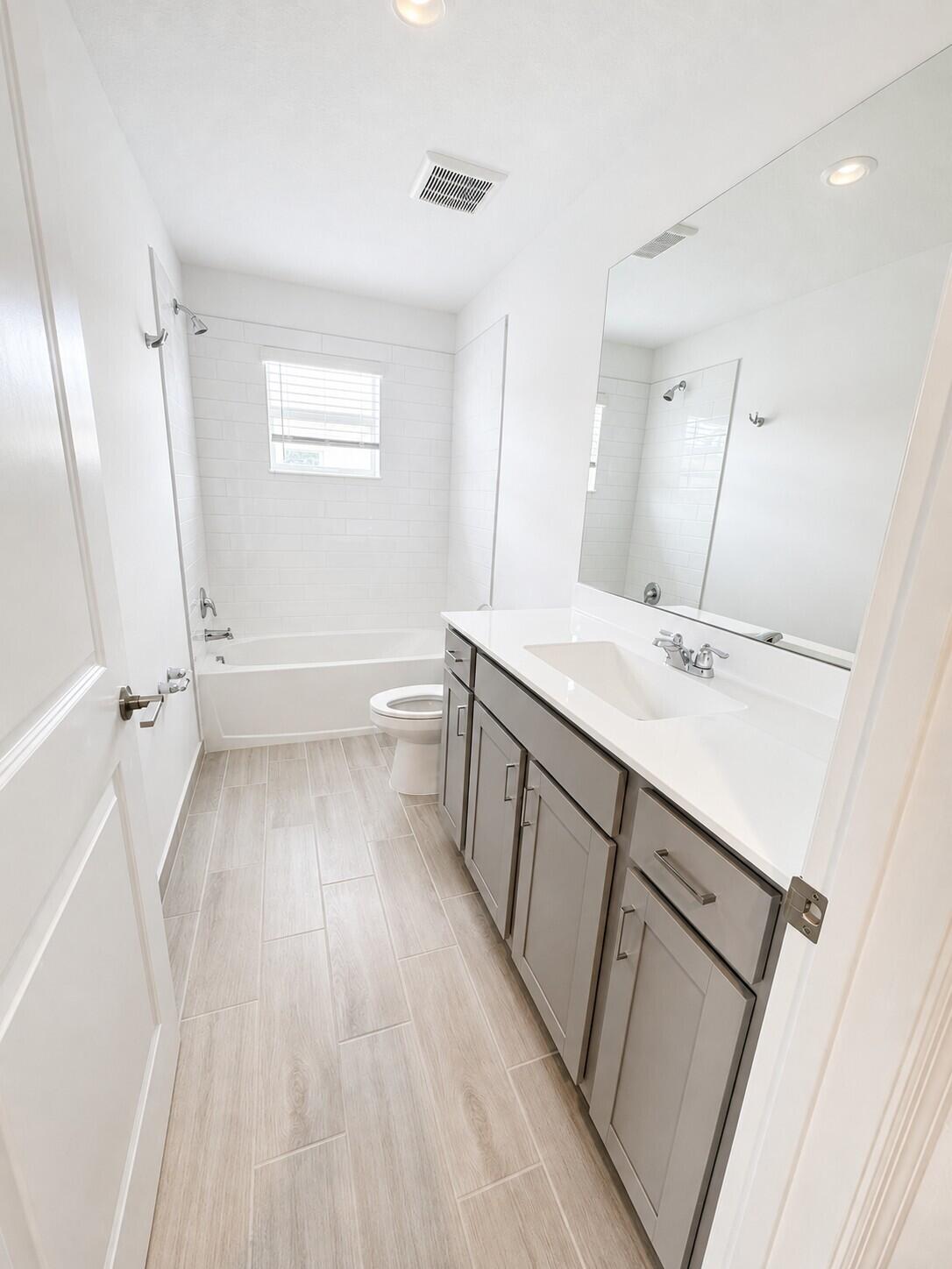 4345 Pond Lily Lane Property Photo 9