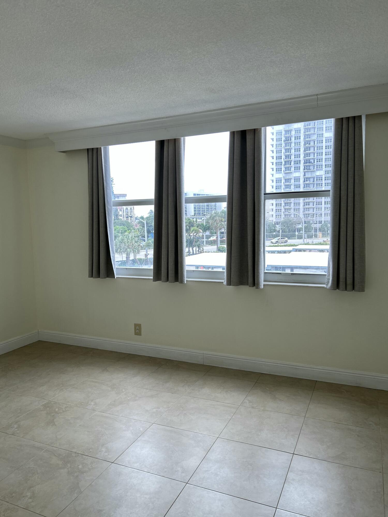 305 N Pompano Beach Boulevard 205 Property Photo 4