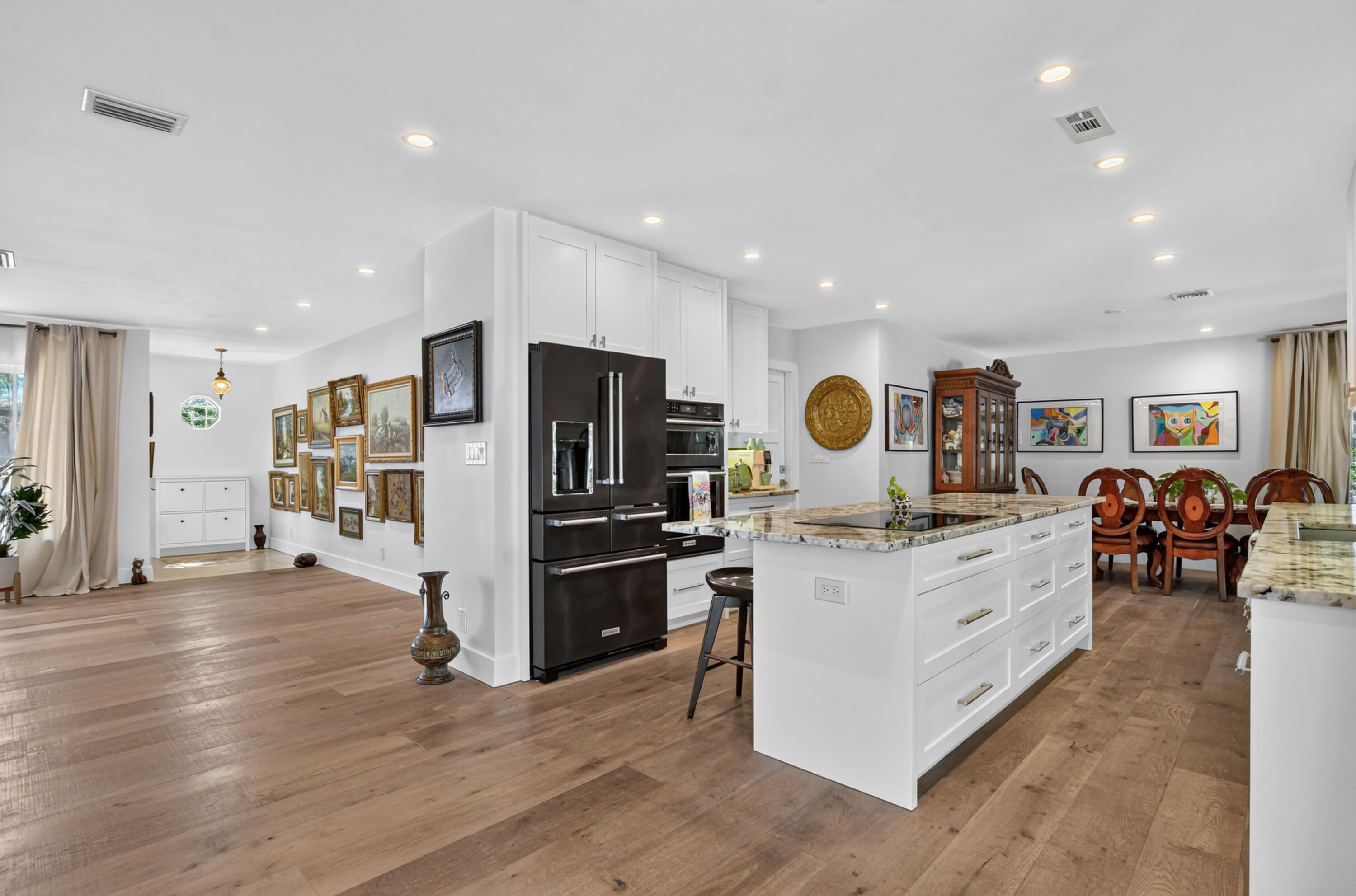 741 Berkeley Street Property Photo 8