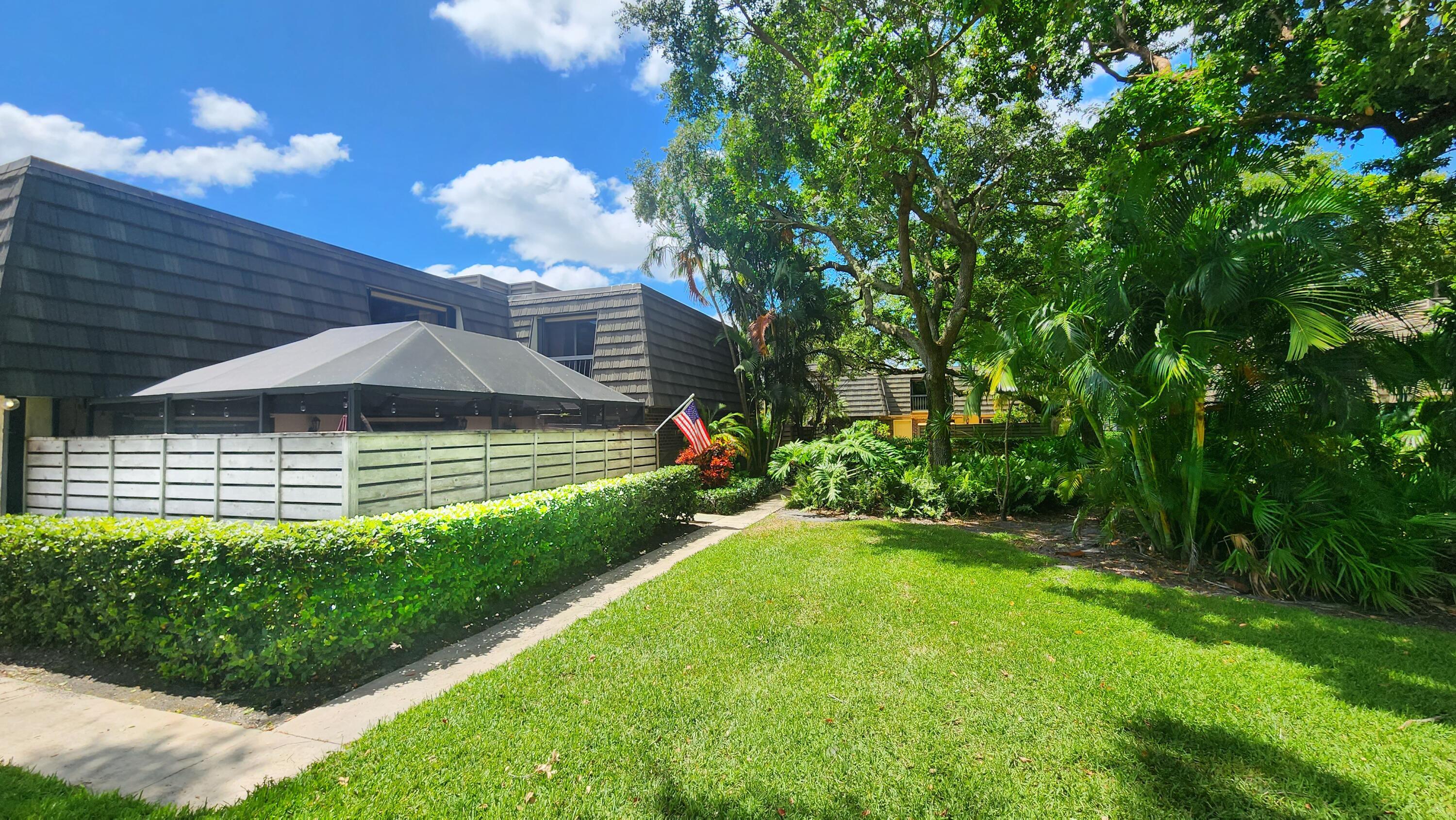 534 5th Terrace Property Photo 3