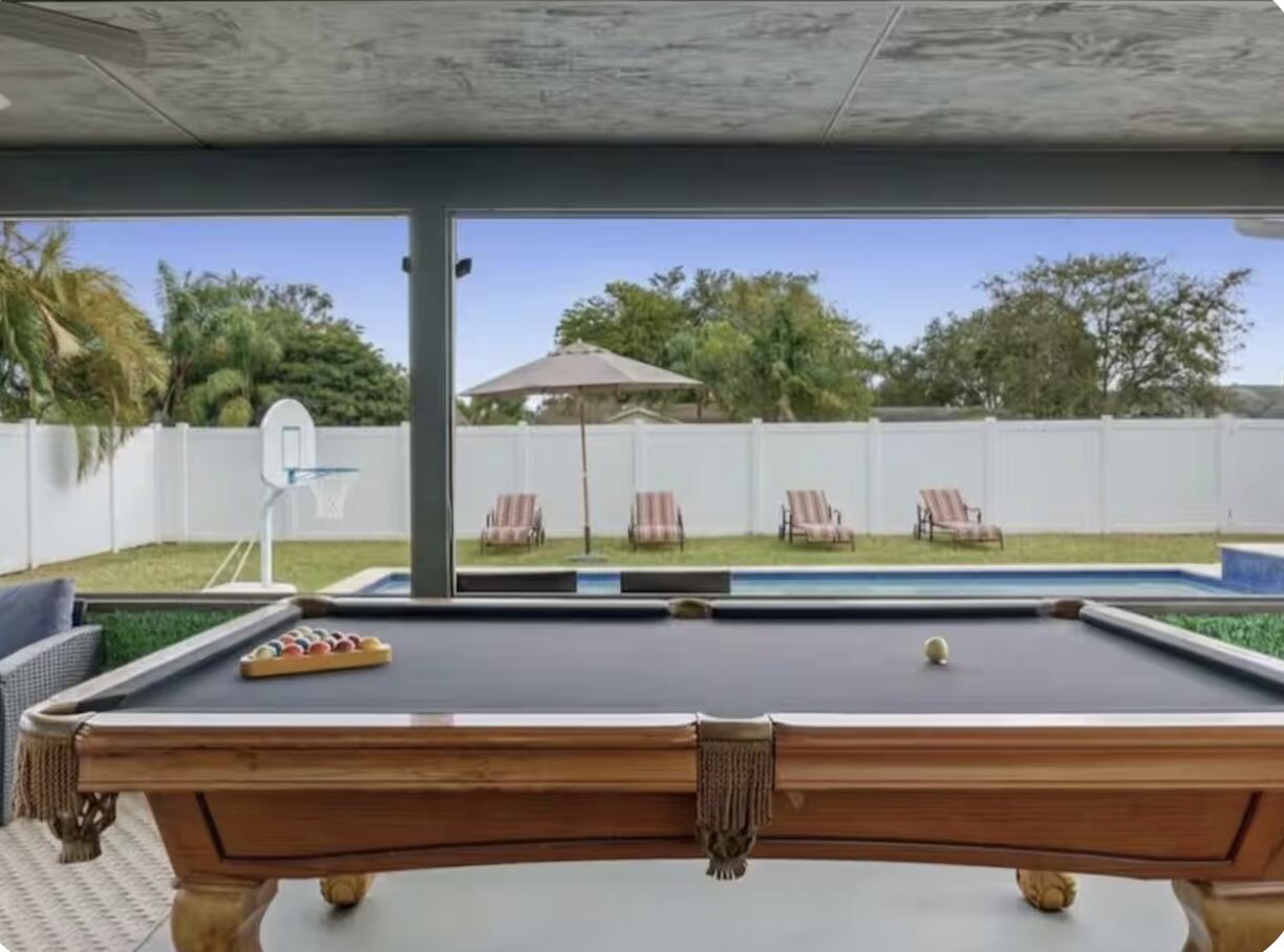 9819 Spanish Isles Drive Property Photo 8