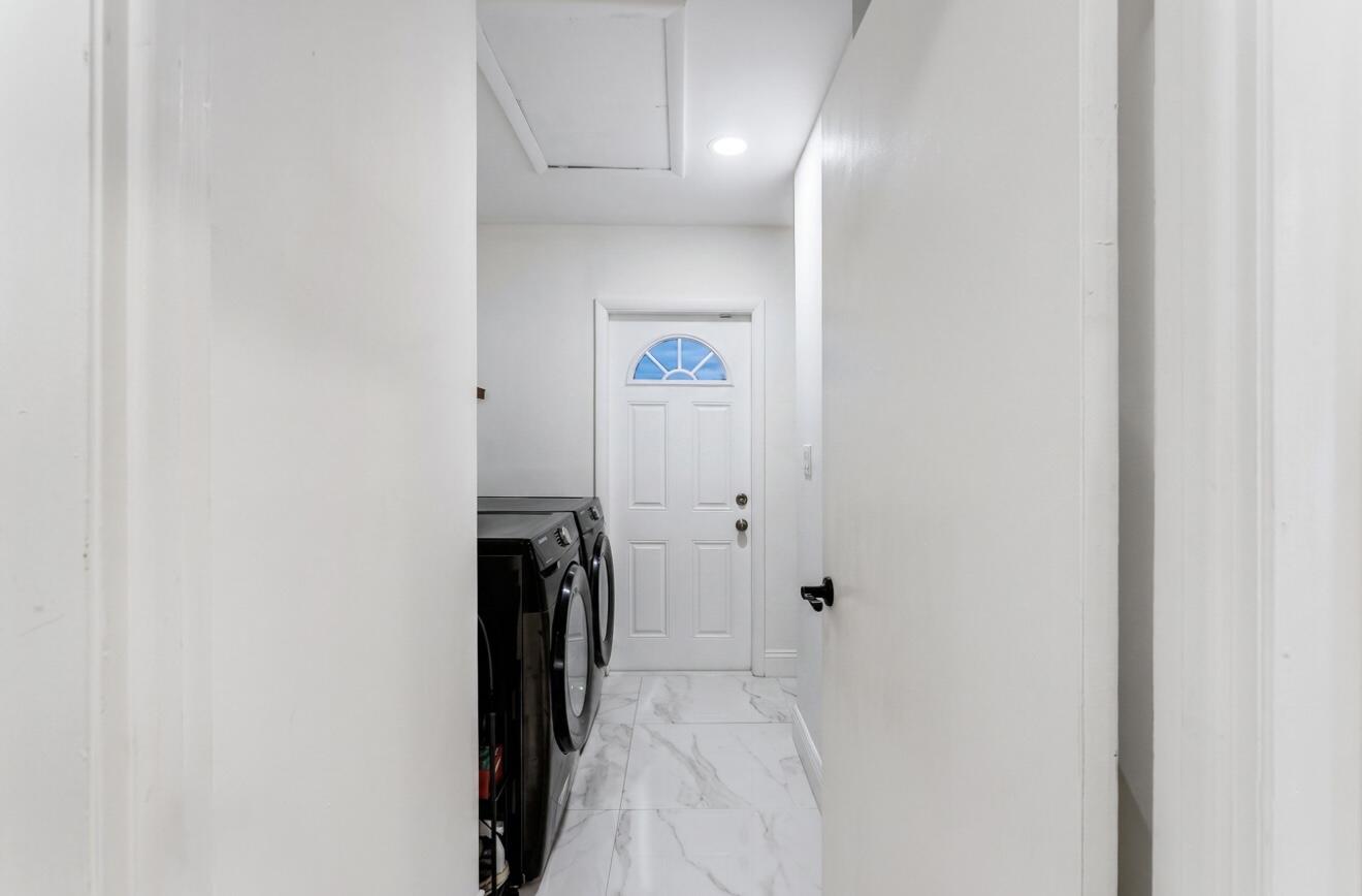 9819 Spanish Isles Drive Property Photo 20