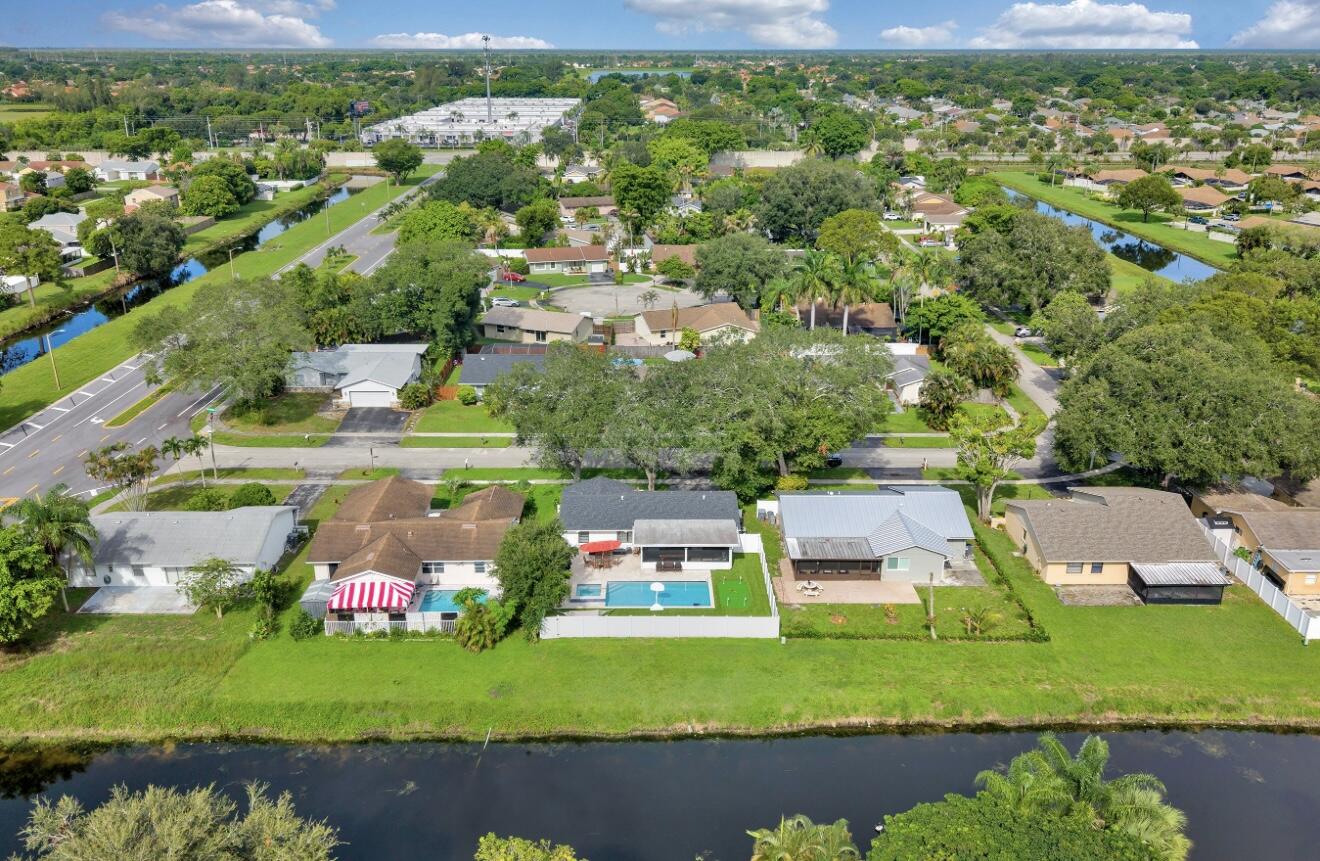 9819 Spanish Isles Drive Property Photo 25