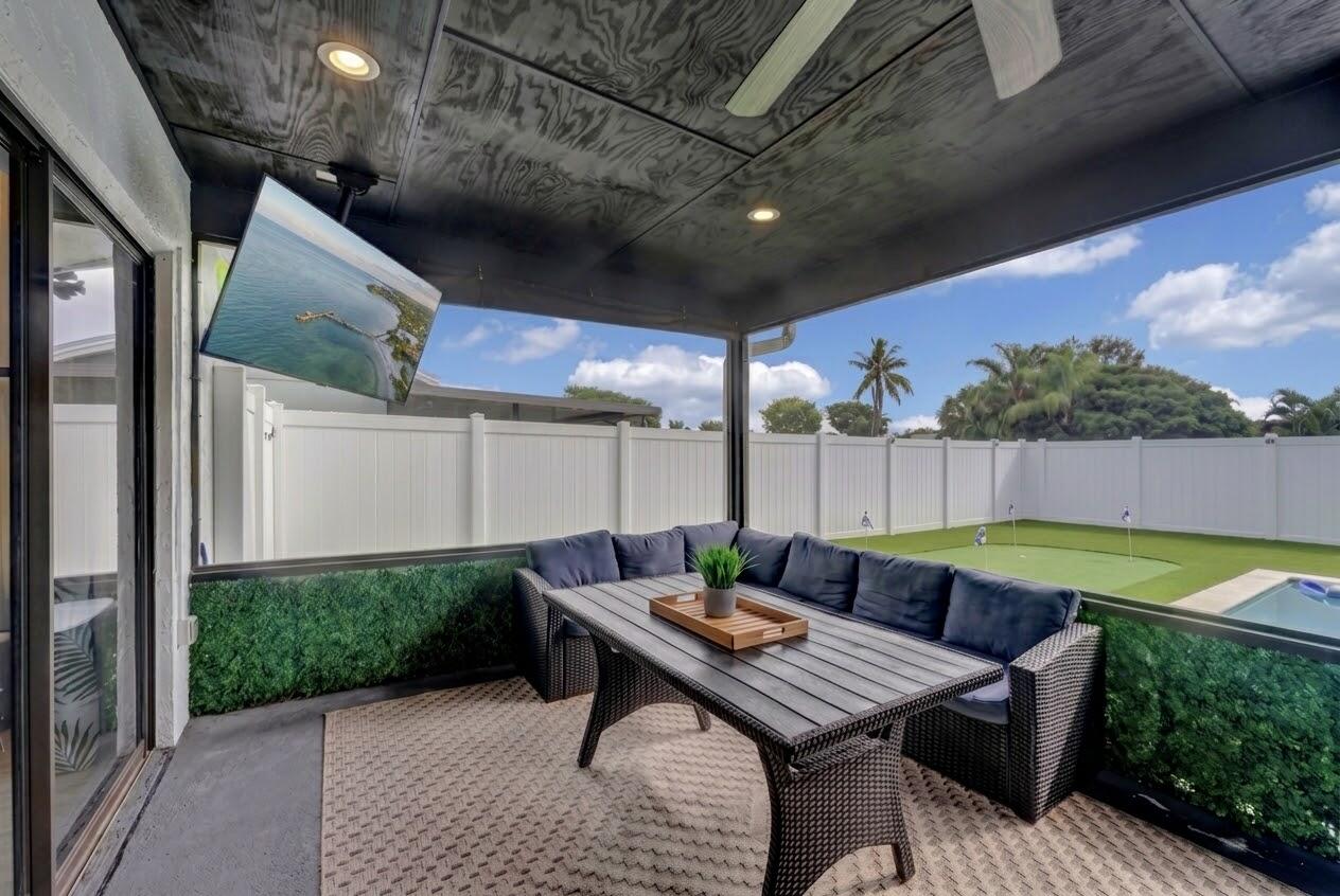 9819 Spanish Isles Drive Property Photo 27