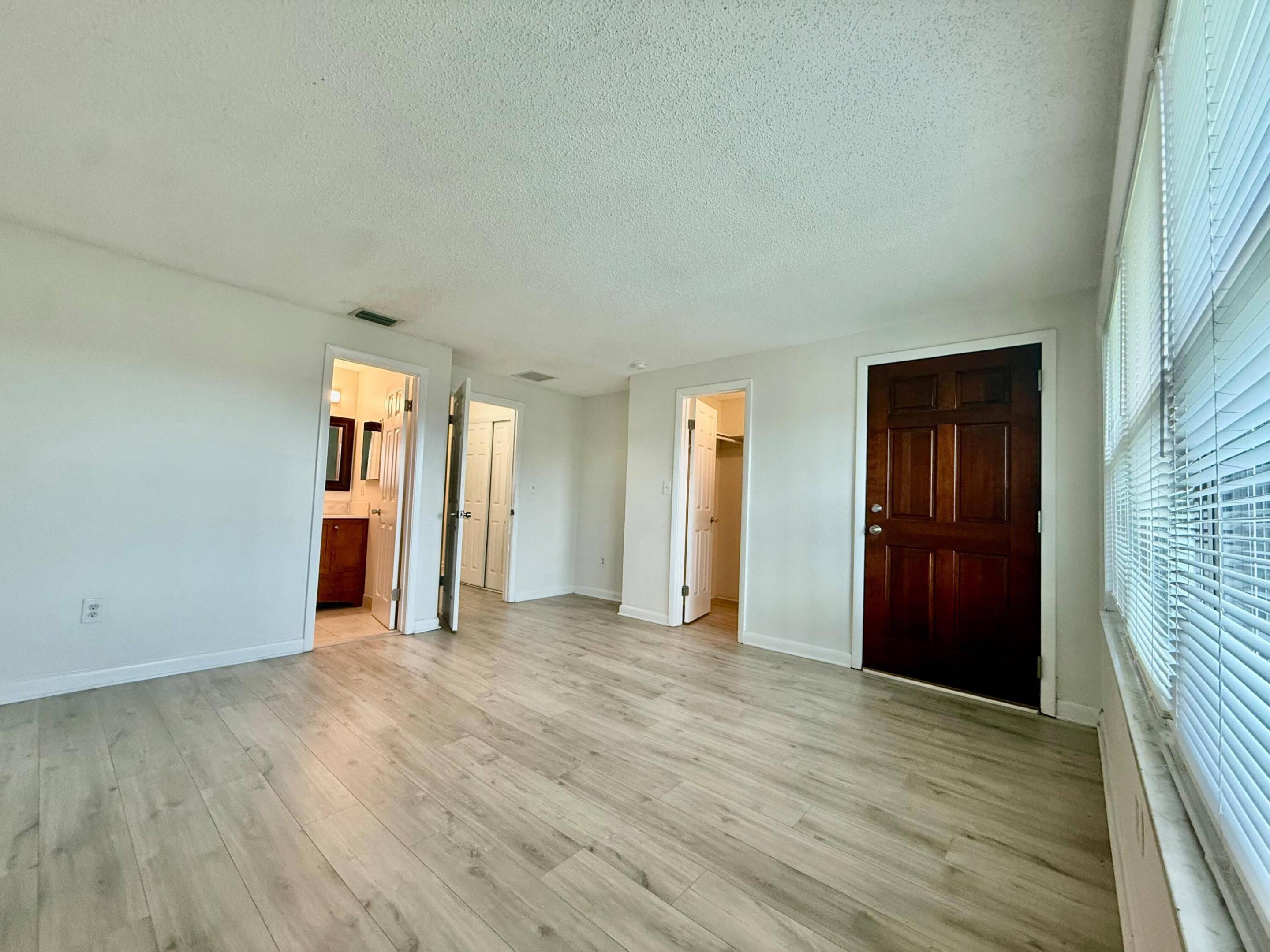 329 Gulfstream Road Property Photo 5