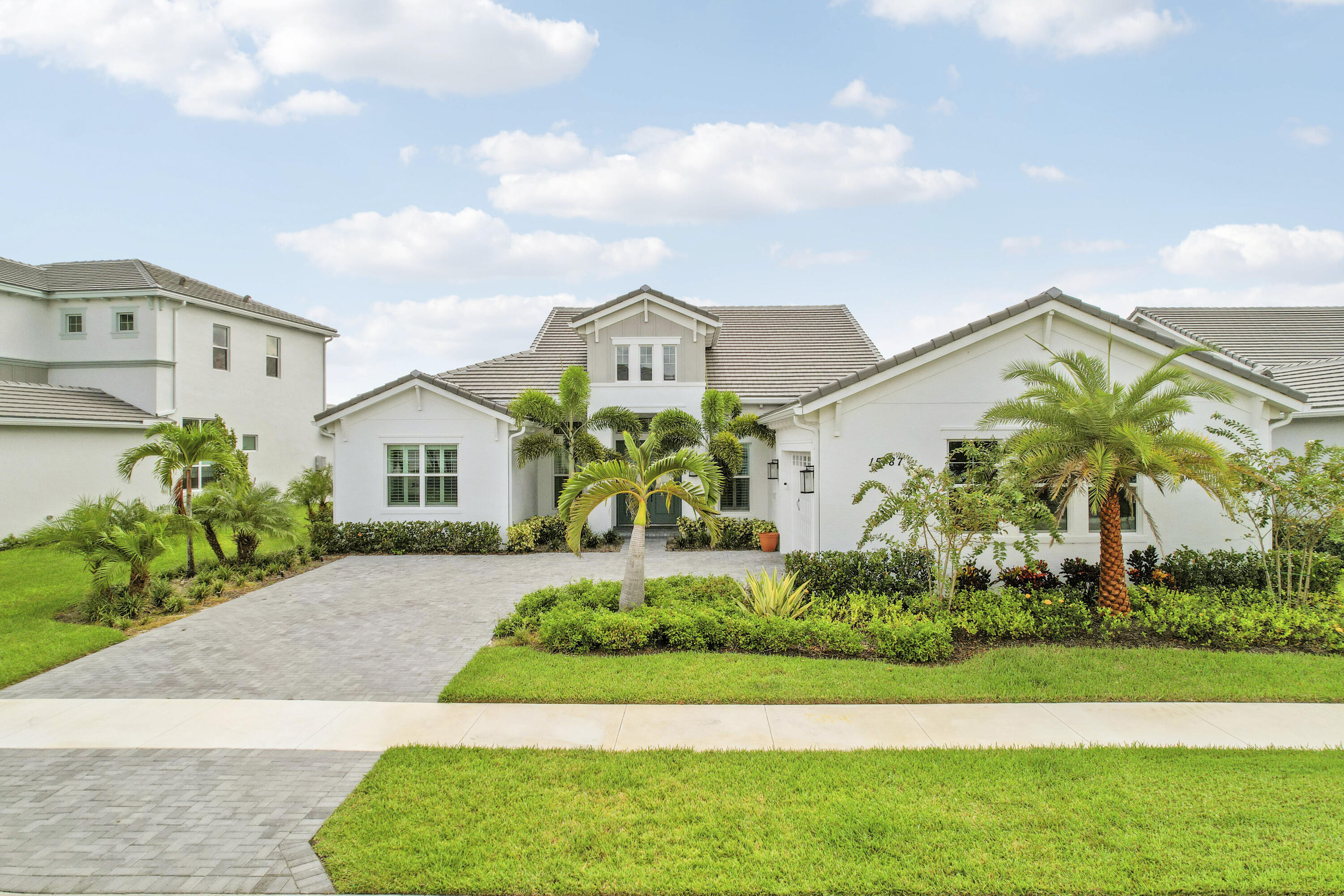 15187 Wildwood Circle Property Photo 1