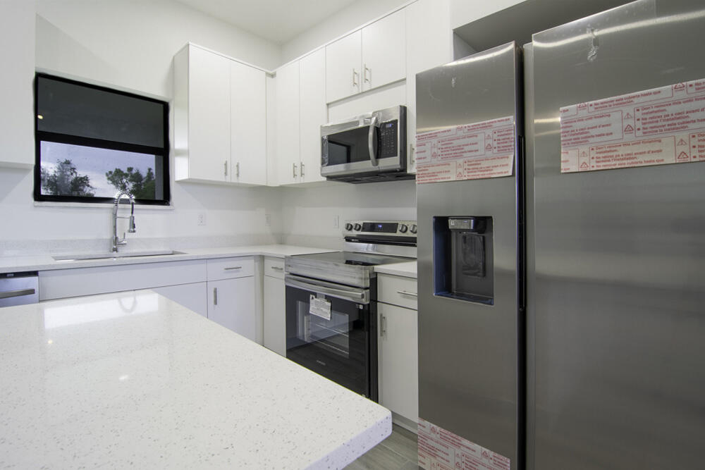 15633 Lakeland Circle Property Photo 7