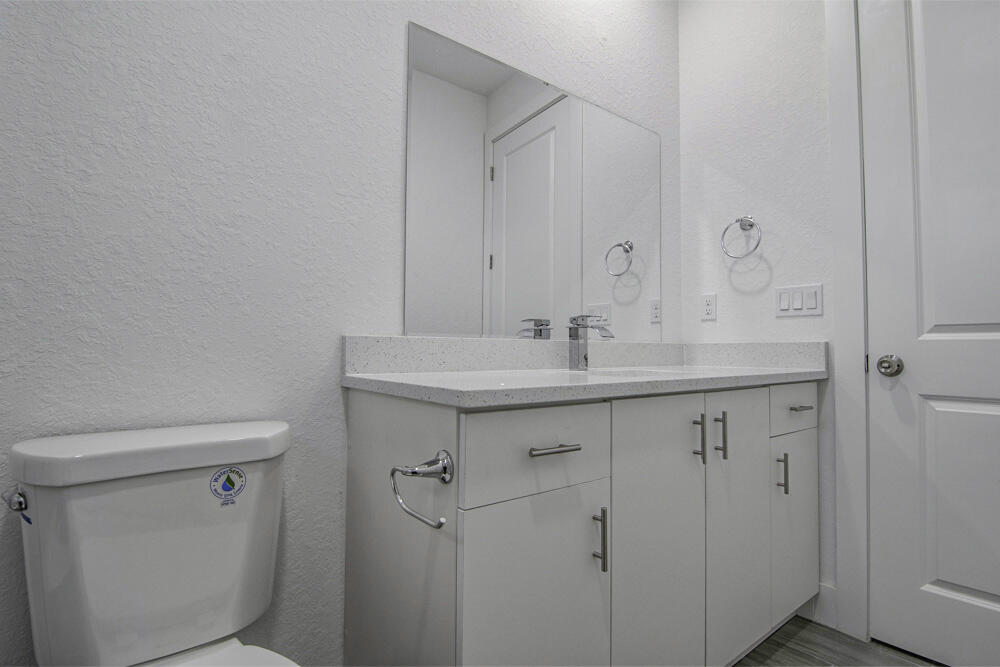 15633 Lakeland Circle Property Photo 14