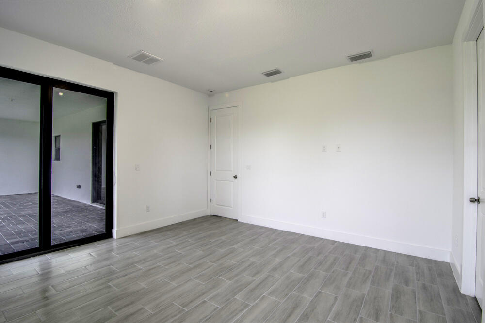 15633 Lakeland Circle Property Photo 17