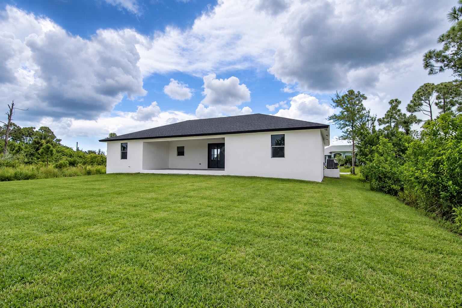 15633 Lakeland Circle Property Photo 27