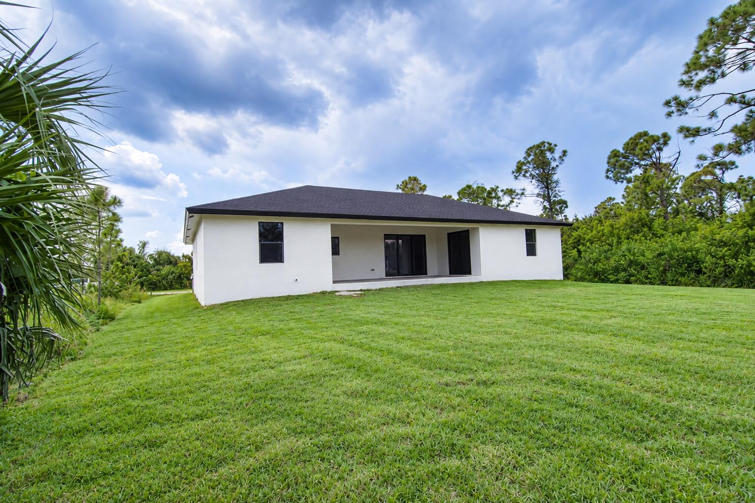 15633 Lakeland Circle Property Photo 28