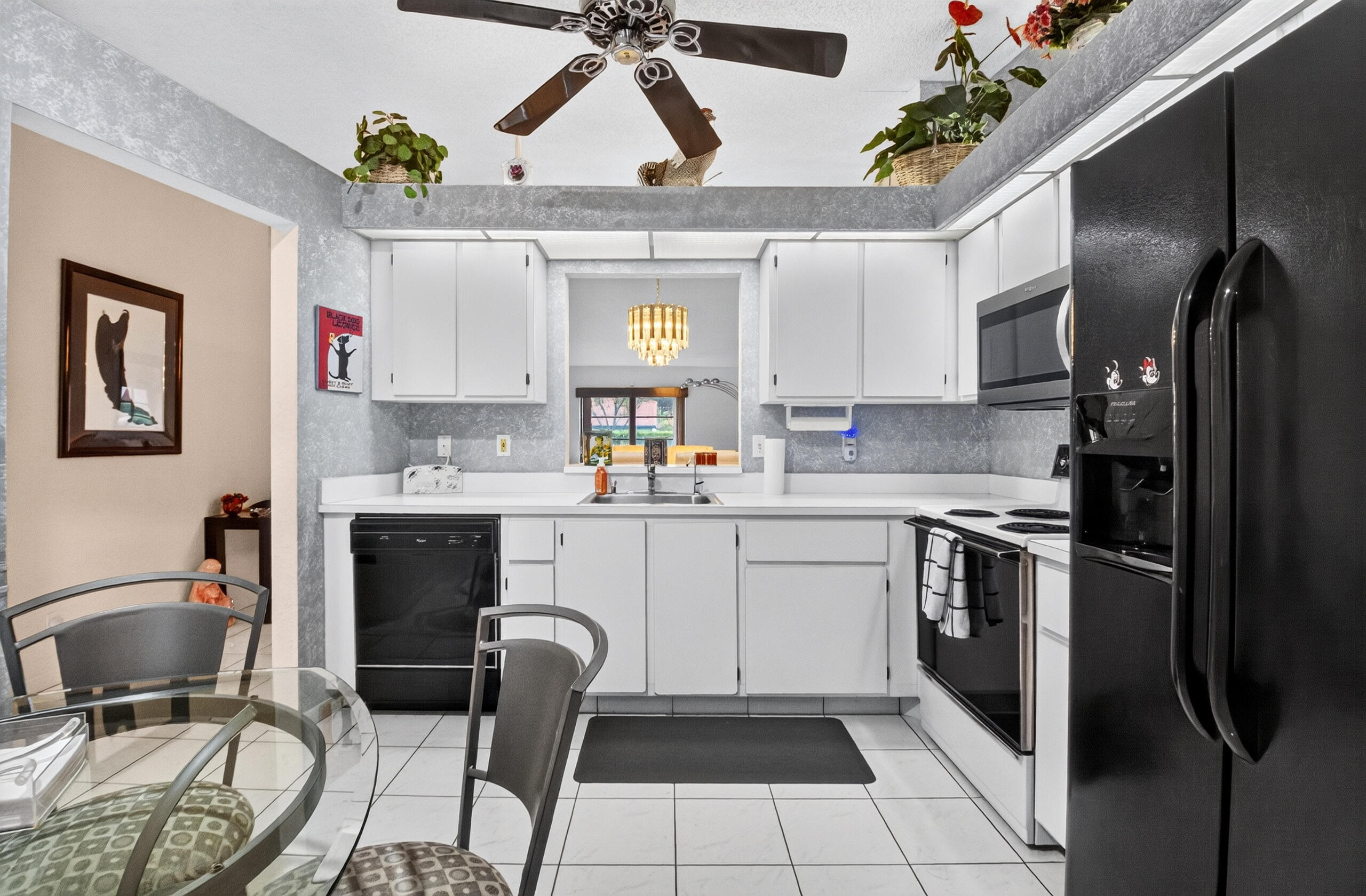 8179 Whispering Palm Drive Property Photo 8