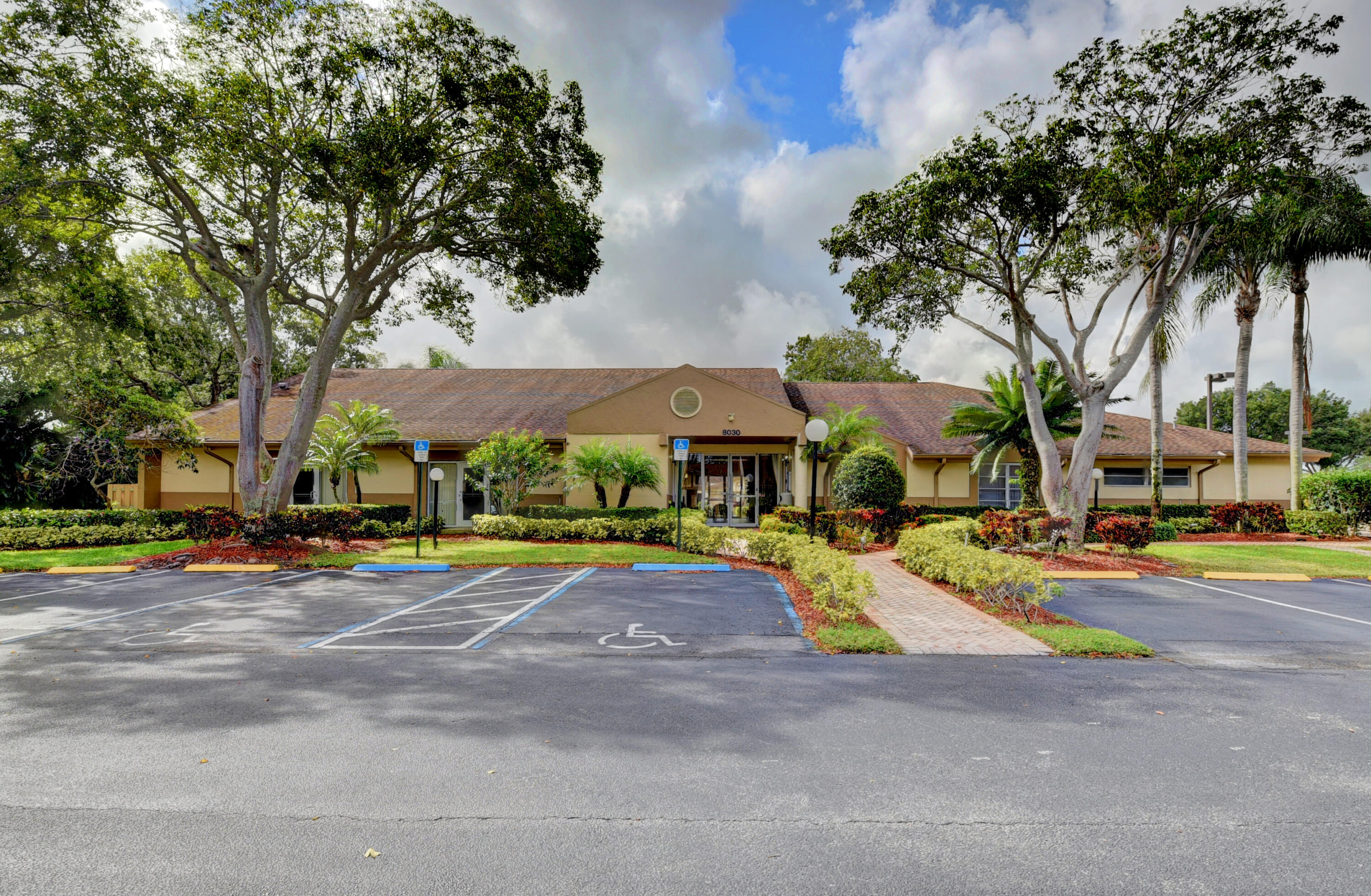 8179 Whispering Palm Drive Property Photo 41
