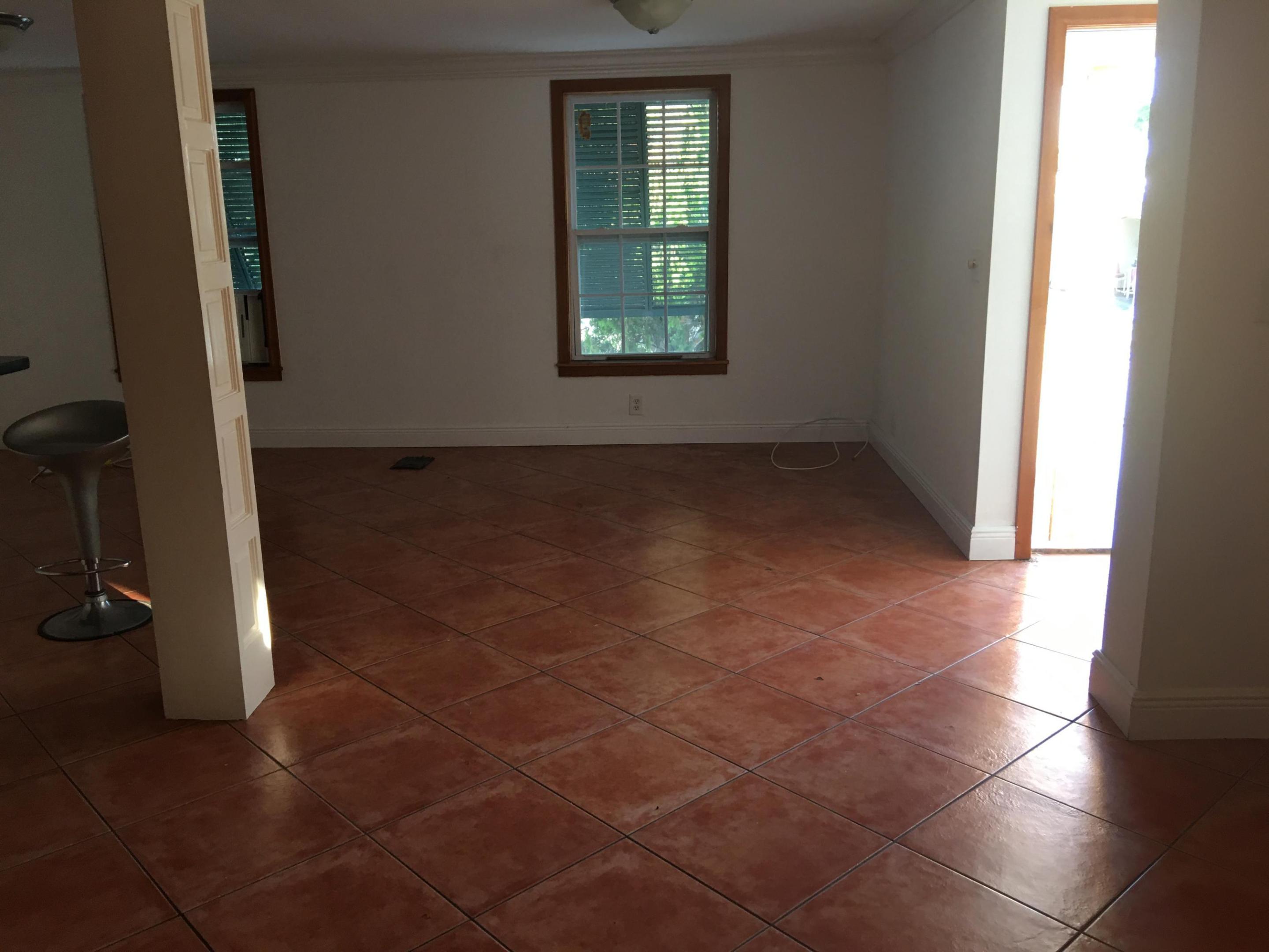 2911 Tangerine Lane Property Photo 2