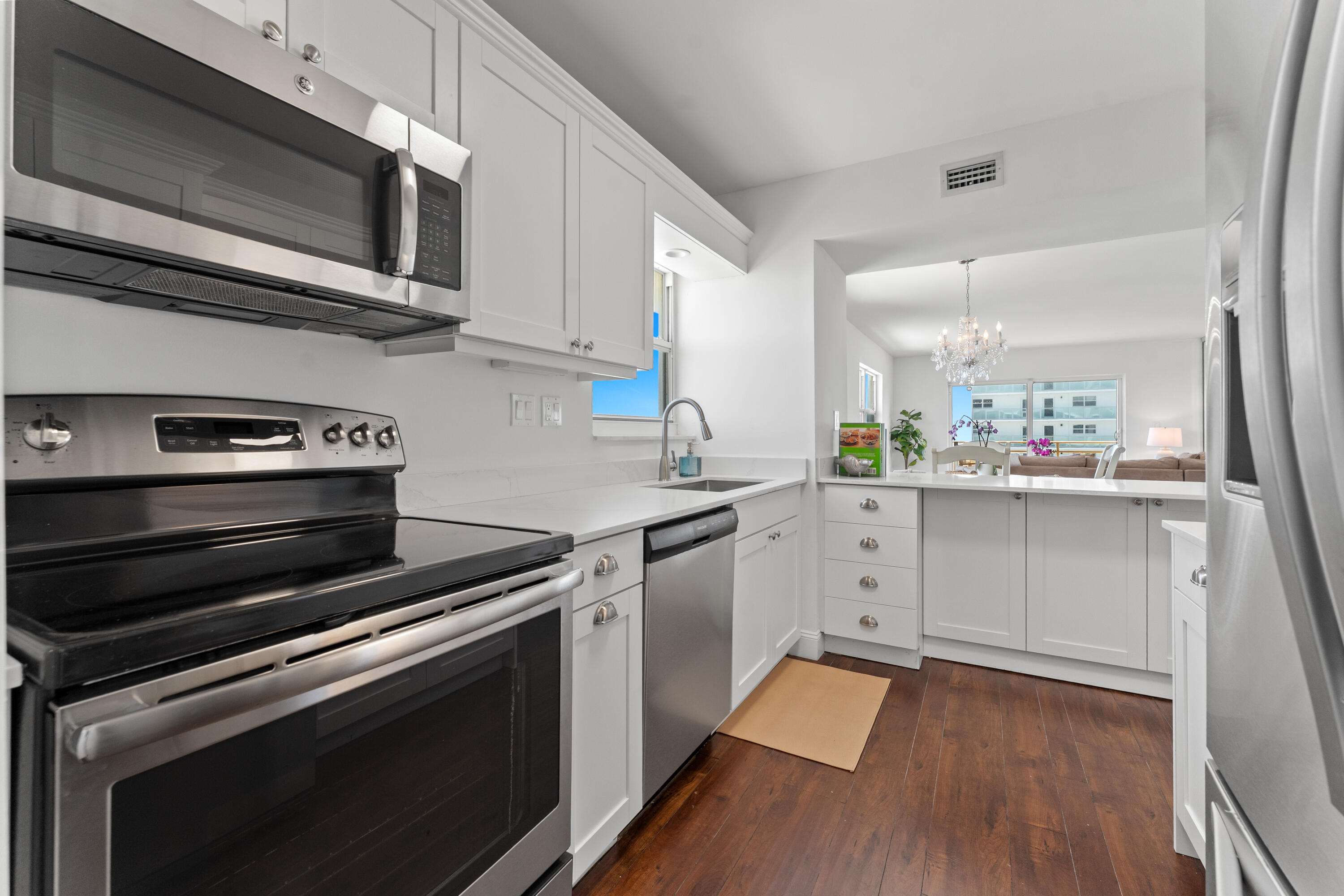 1630 N Ocean Boulevard 1011 Property Photo 8