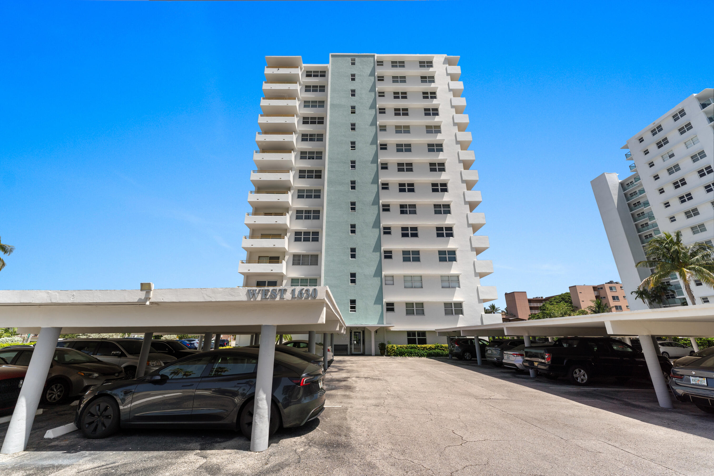 1630 N Ocean Boulevard 1011 Property Photo 30