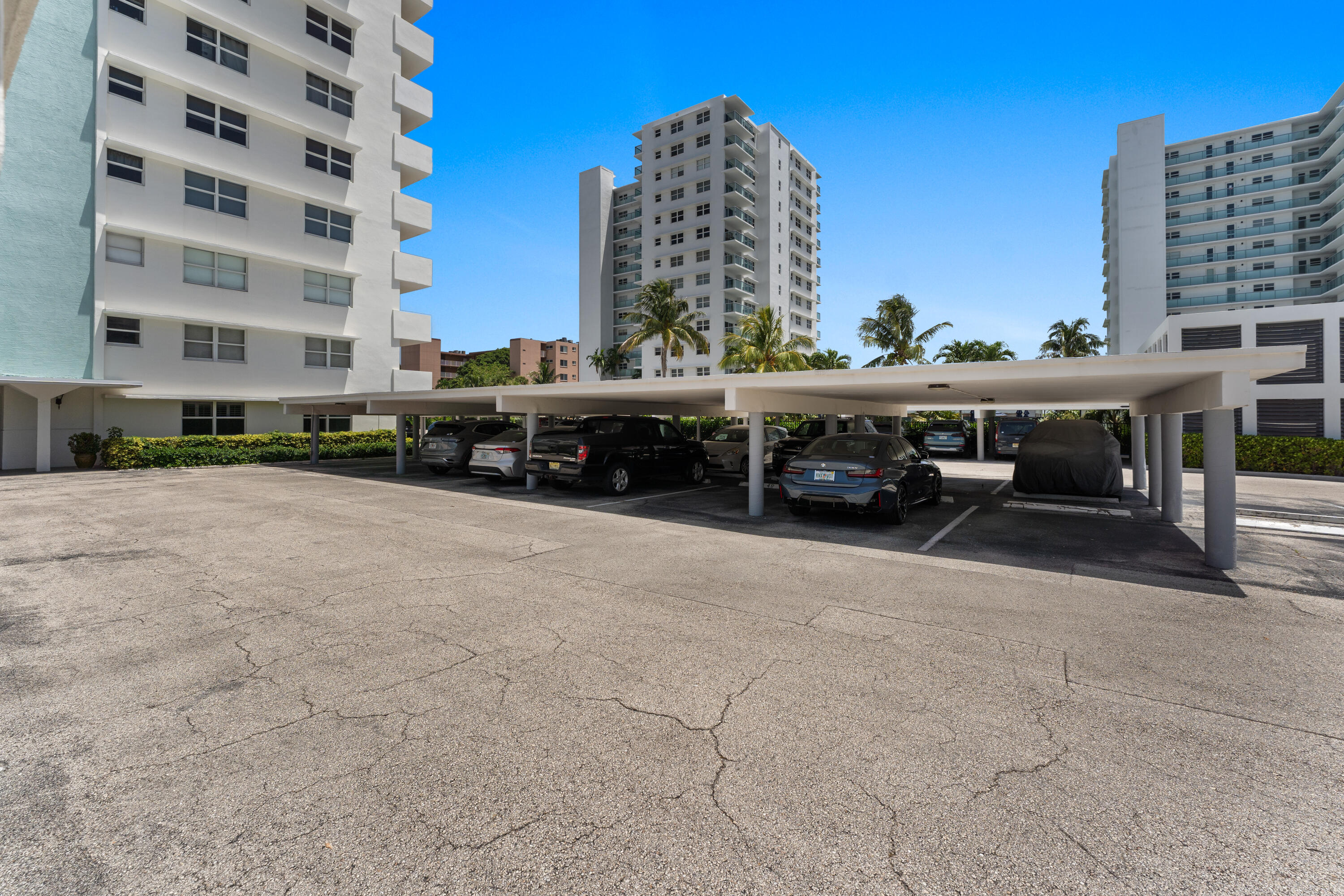 1630 N Ocean Boulevard 1011 Property Photo 47