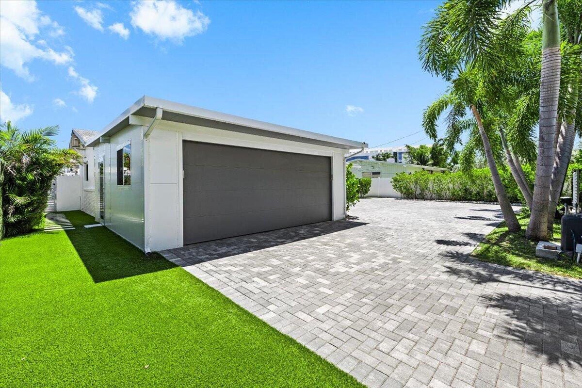 1322 Cordova Road Property Photo 5